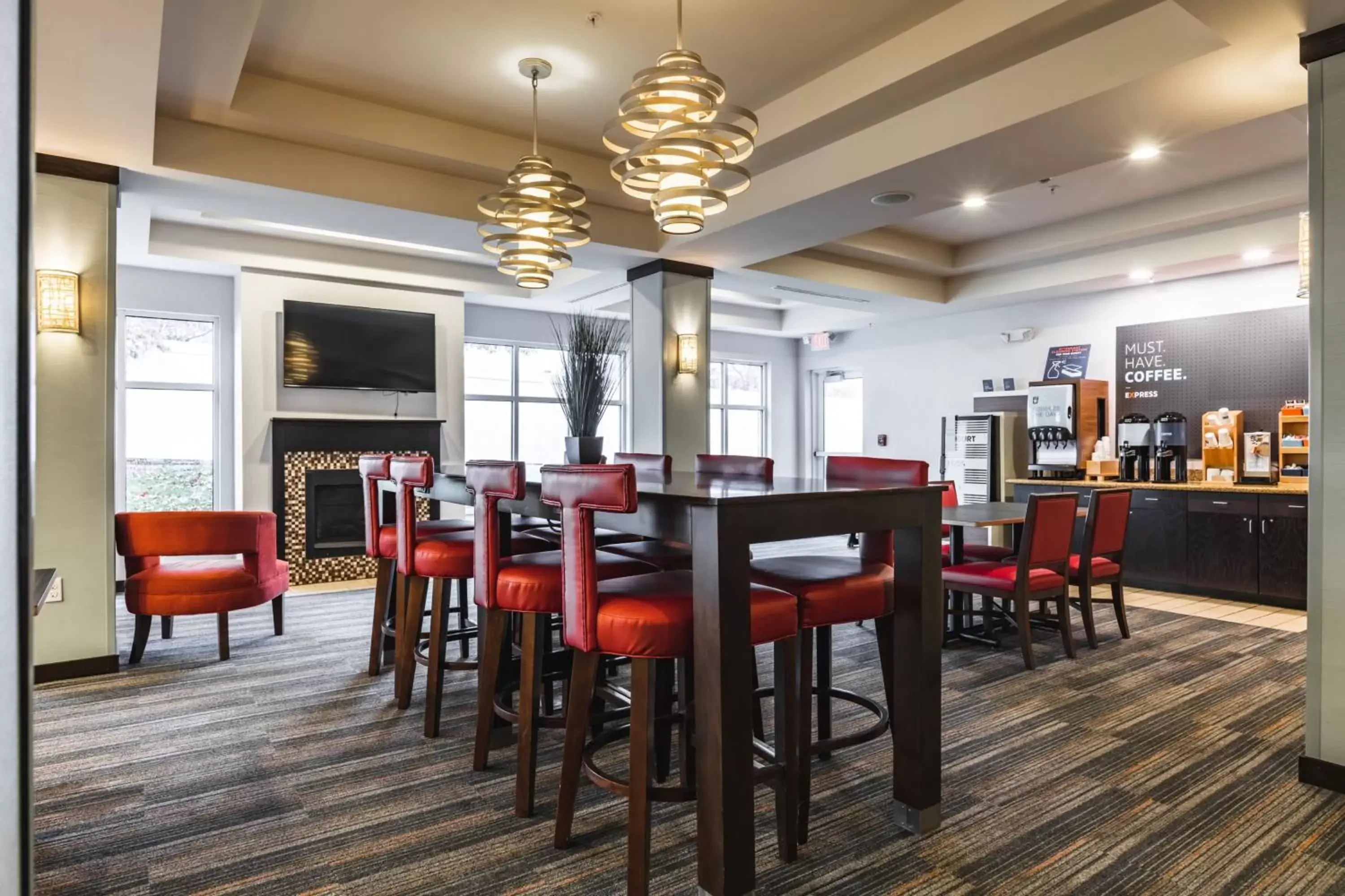 Breakfast, Restaurant/Places to Eat in Holiday Inn Express & Suites New Martinsville, an IHG Hotel