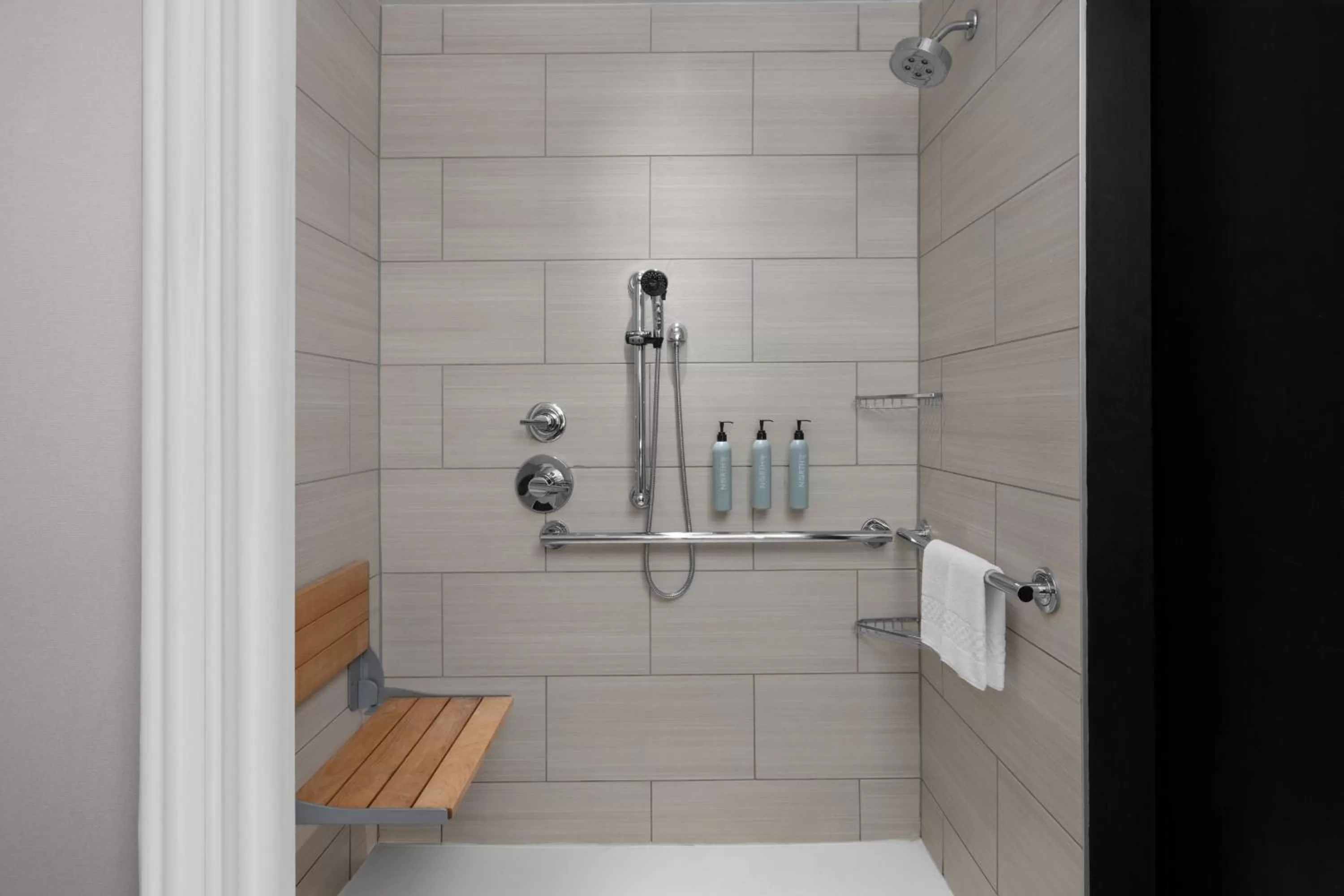 Bathroom in Courtyard by Marriott New York World Trade Center Area
