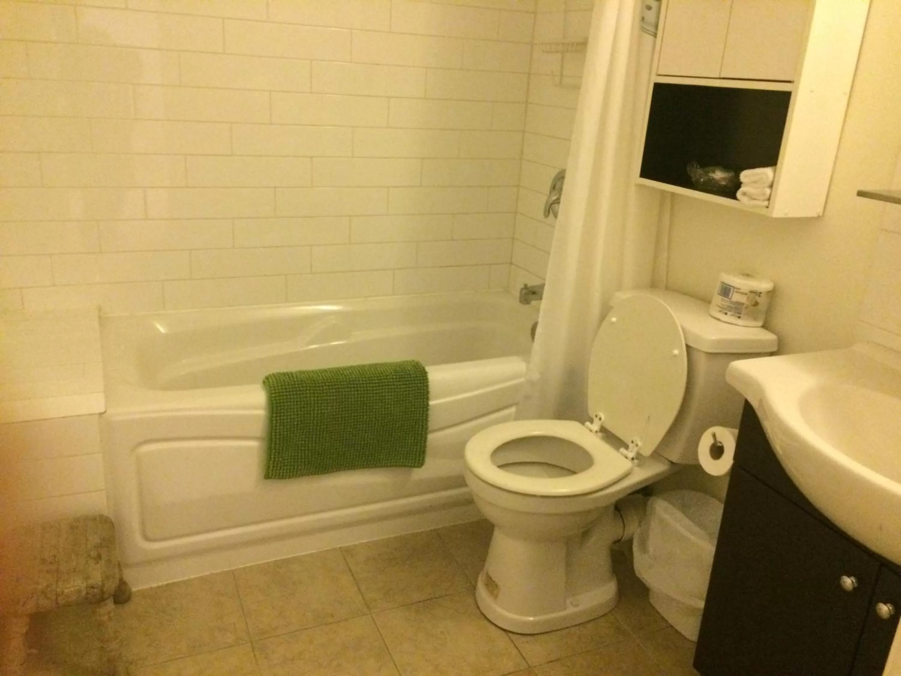 Black Rooster Guesthouse