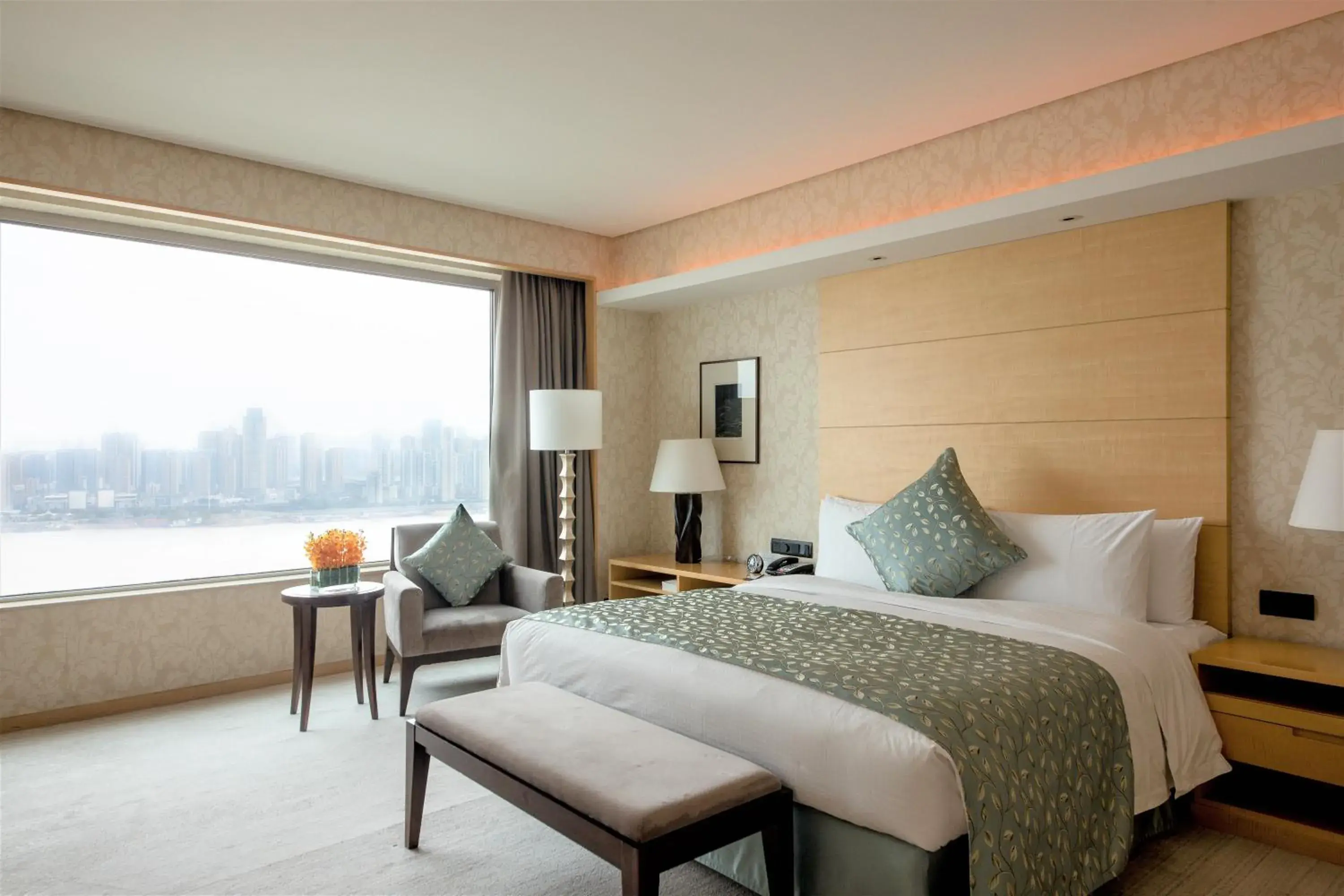 Property building, Bed in Marco Polo Wuhan Hotel