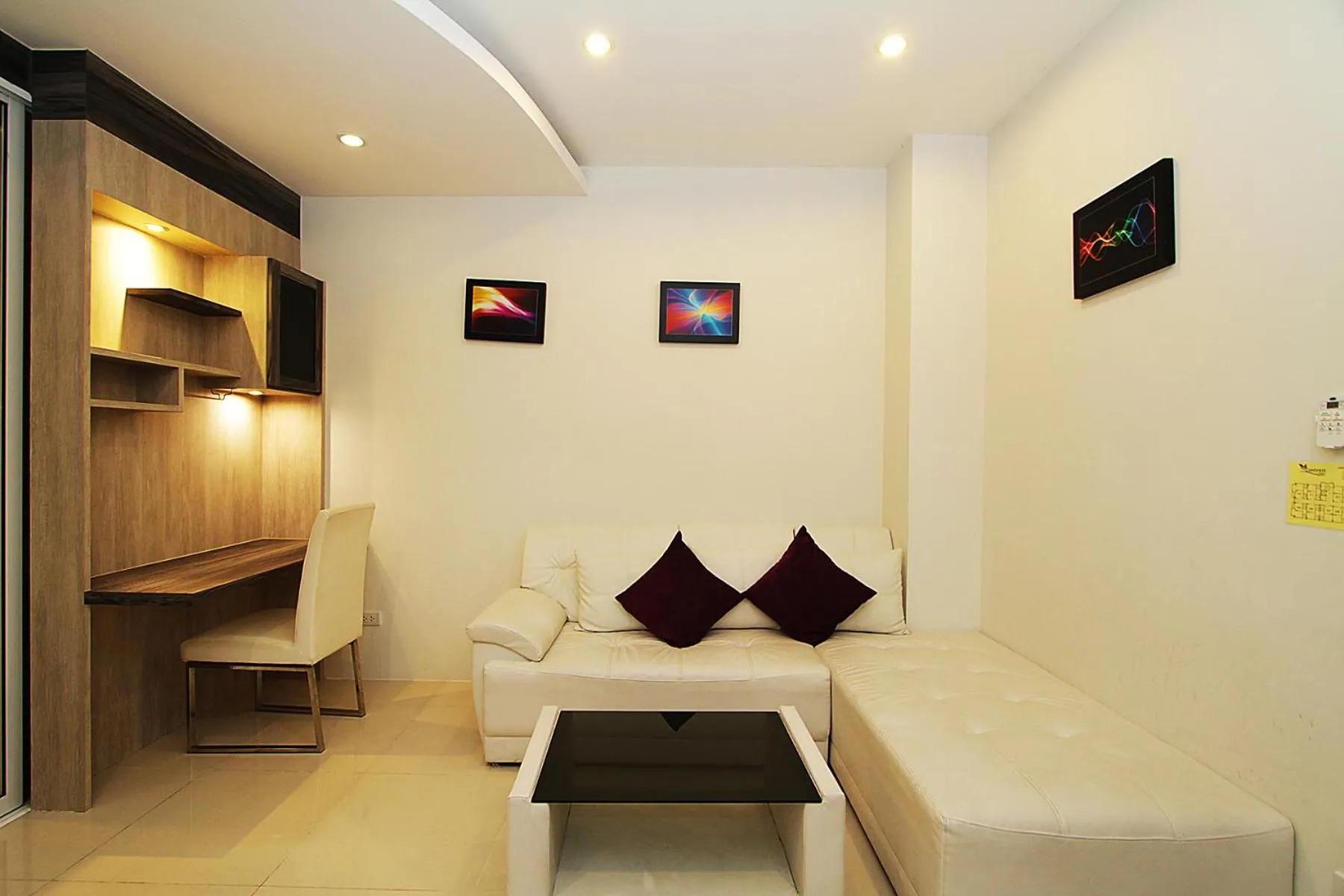 Living room, Bed in The Contrast i Hotel