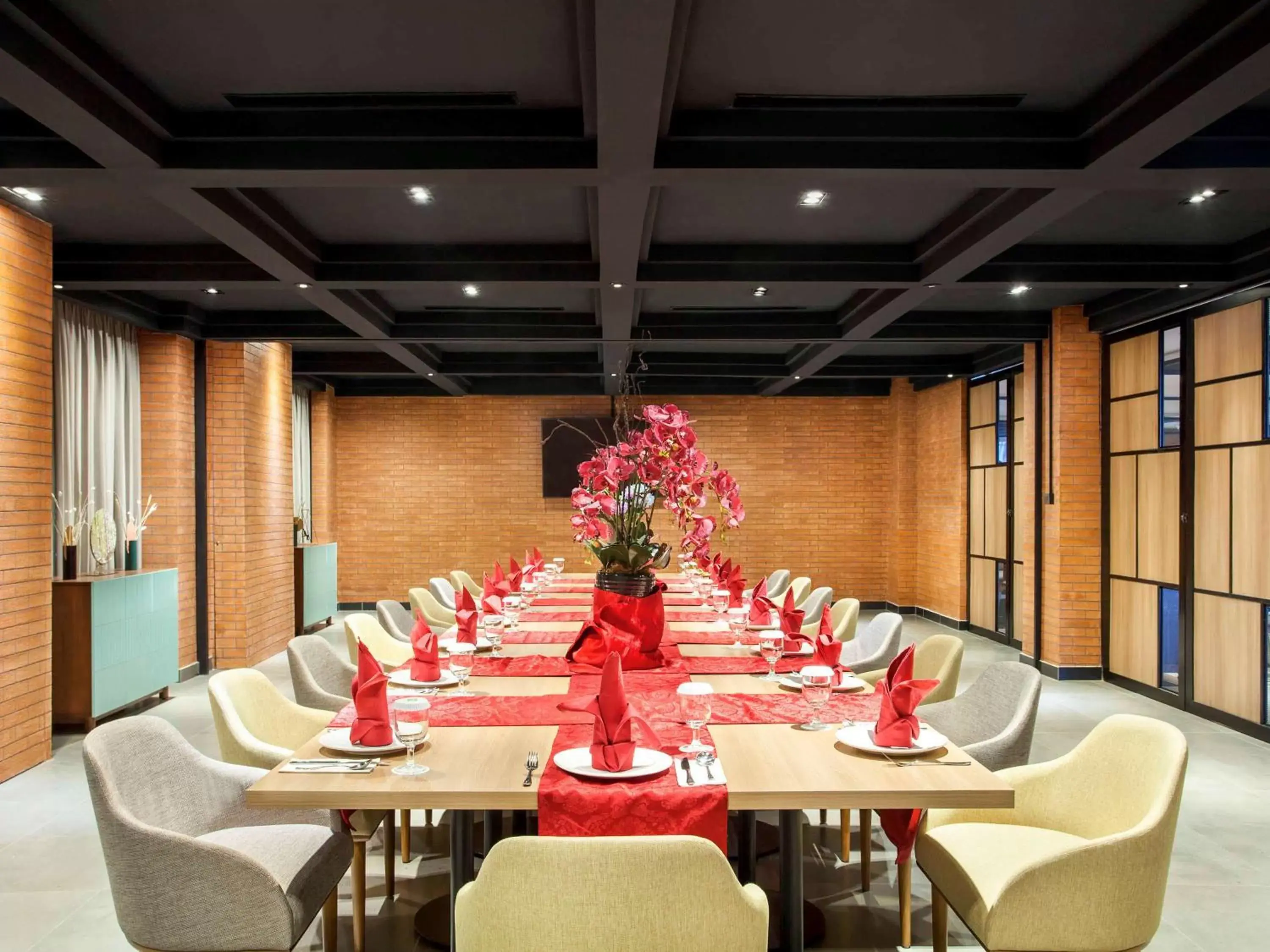 Restaurant/places to eat in ibis Styles Bekasi Jatibening