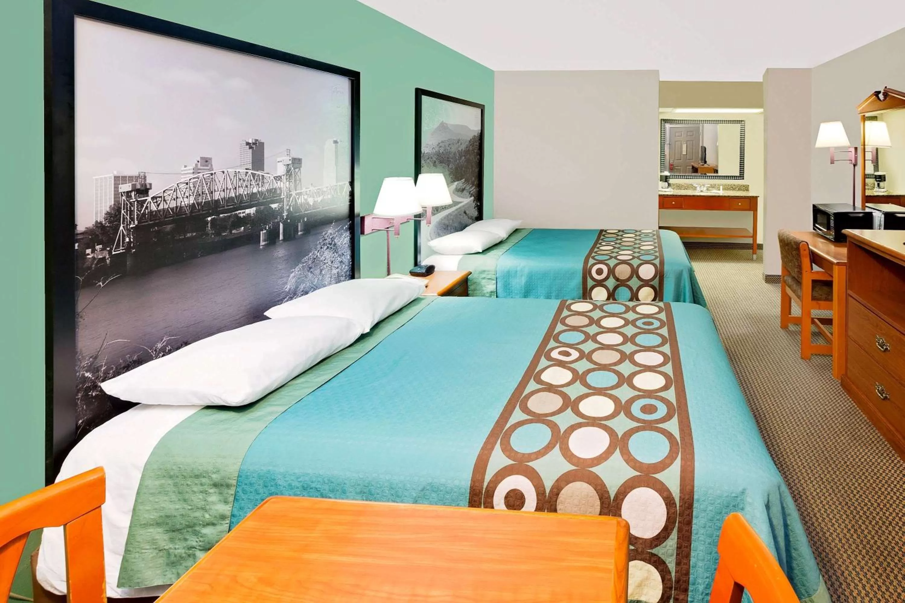 Photo of the whole room, Bed in Super 8 by Wyndham Hazen