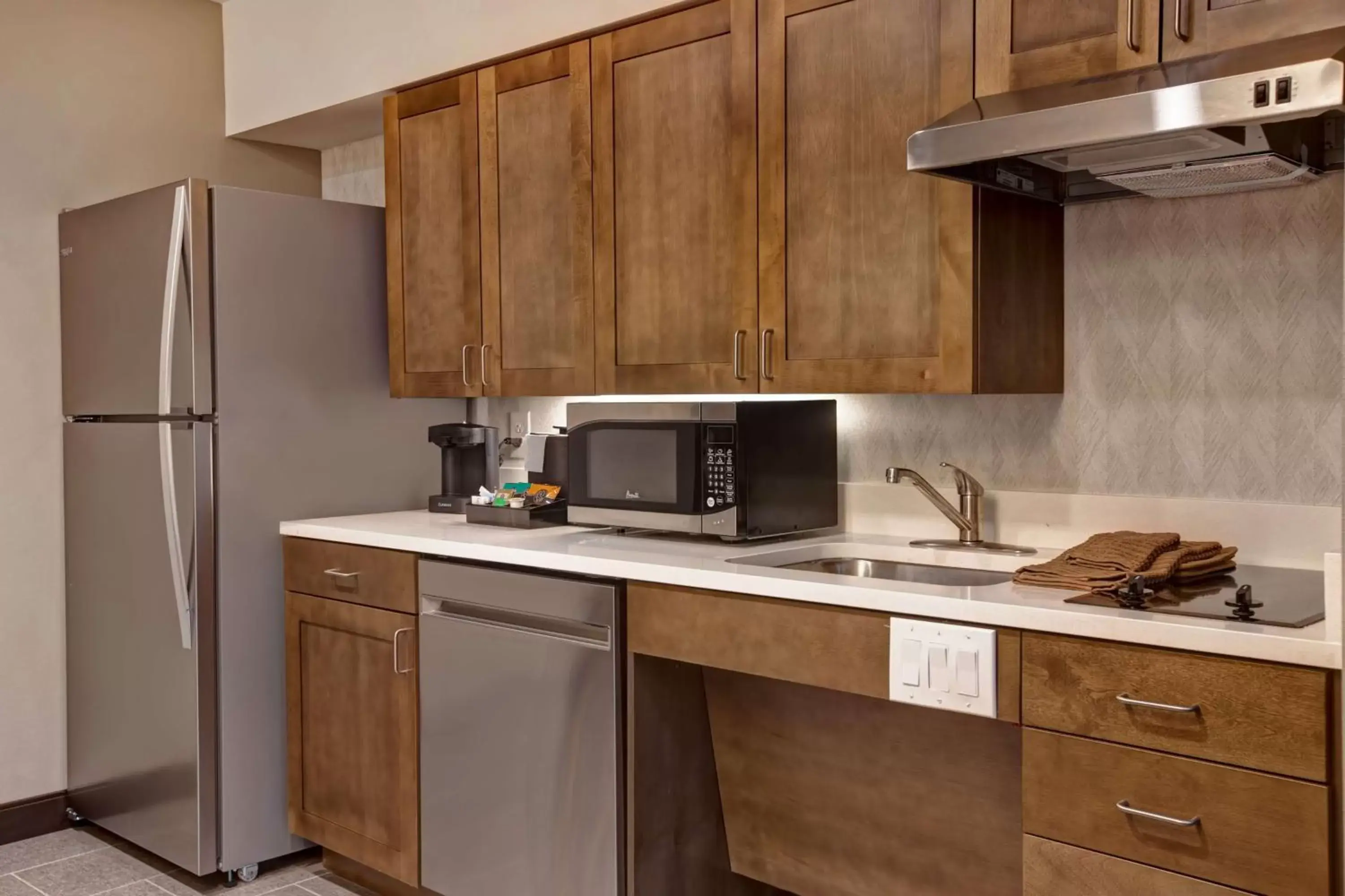Kitchen or kitchenette, Kitchen/Kitchenette in Homewood Suites By Hilton Summerville
