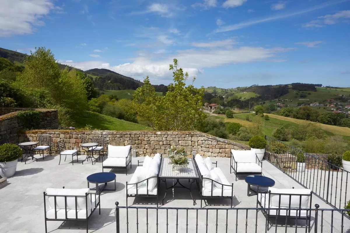 Patio in Helguera Palacio Boutique & Antique