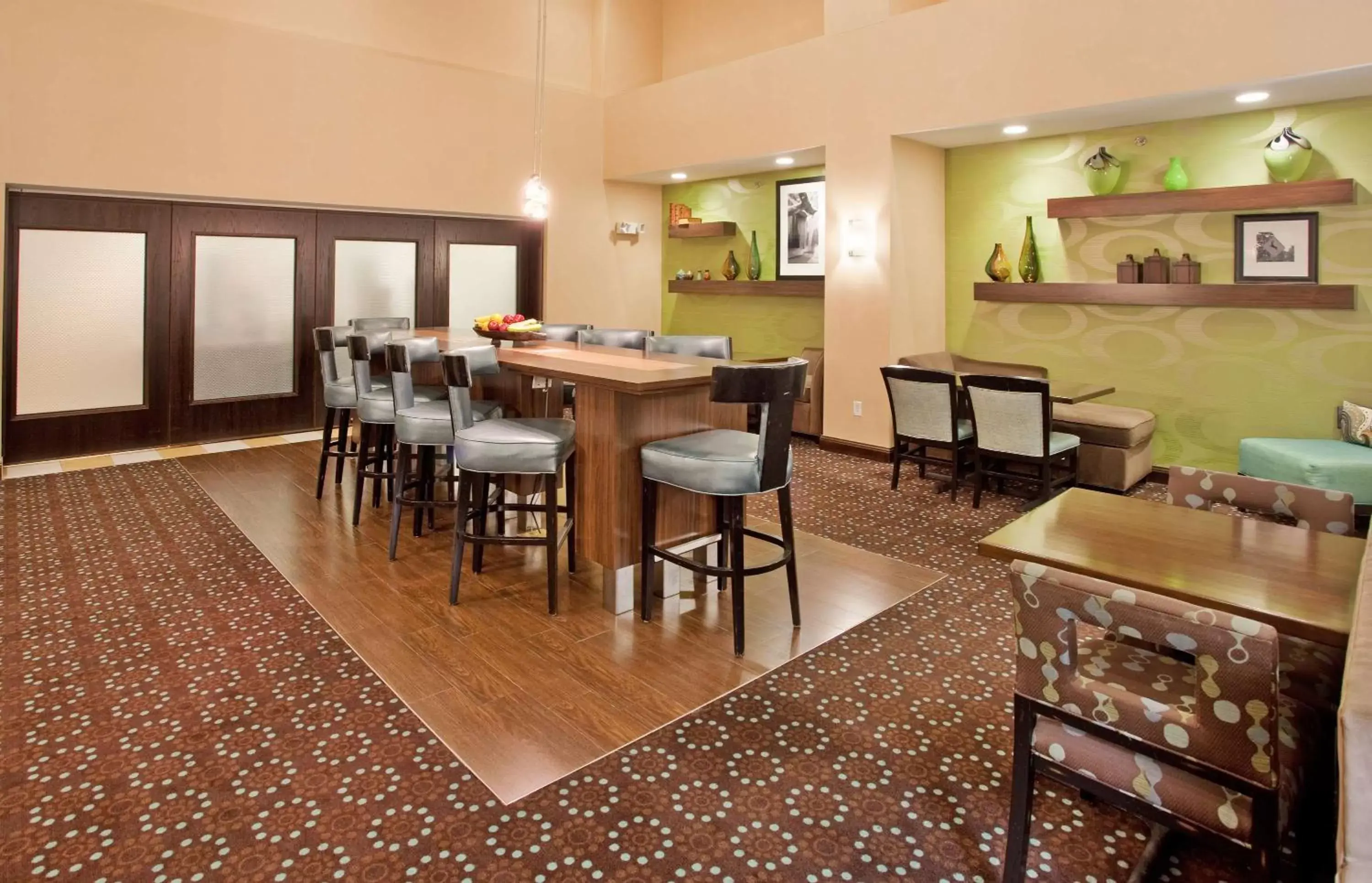 Lobby or reception, Restaurant/Places to Eat in Hampton Inn and Suites St. Cloud