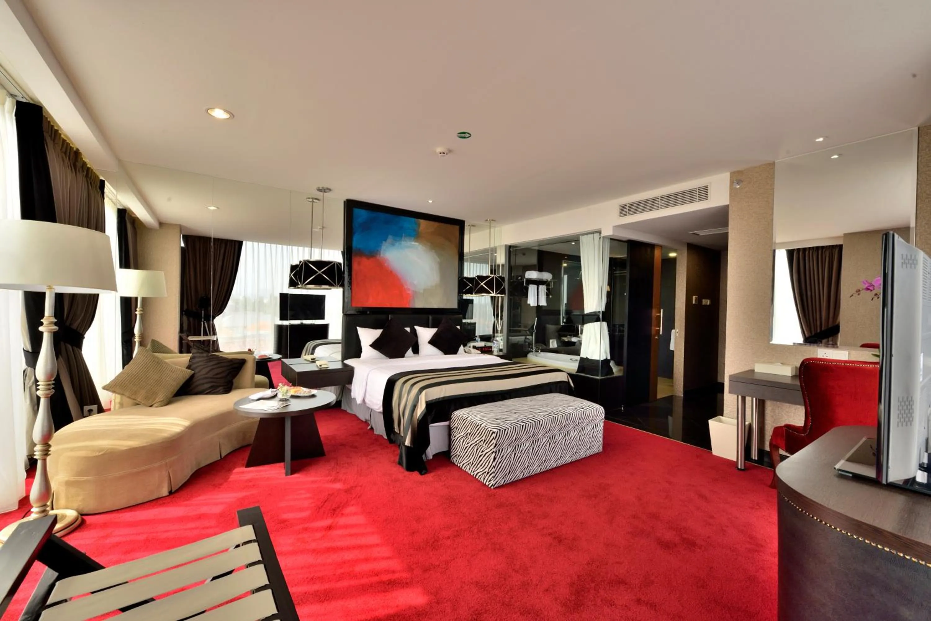 Photo of the whole room, Bed in Amaroossa Cosmo Jakarta