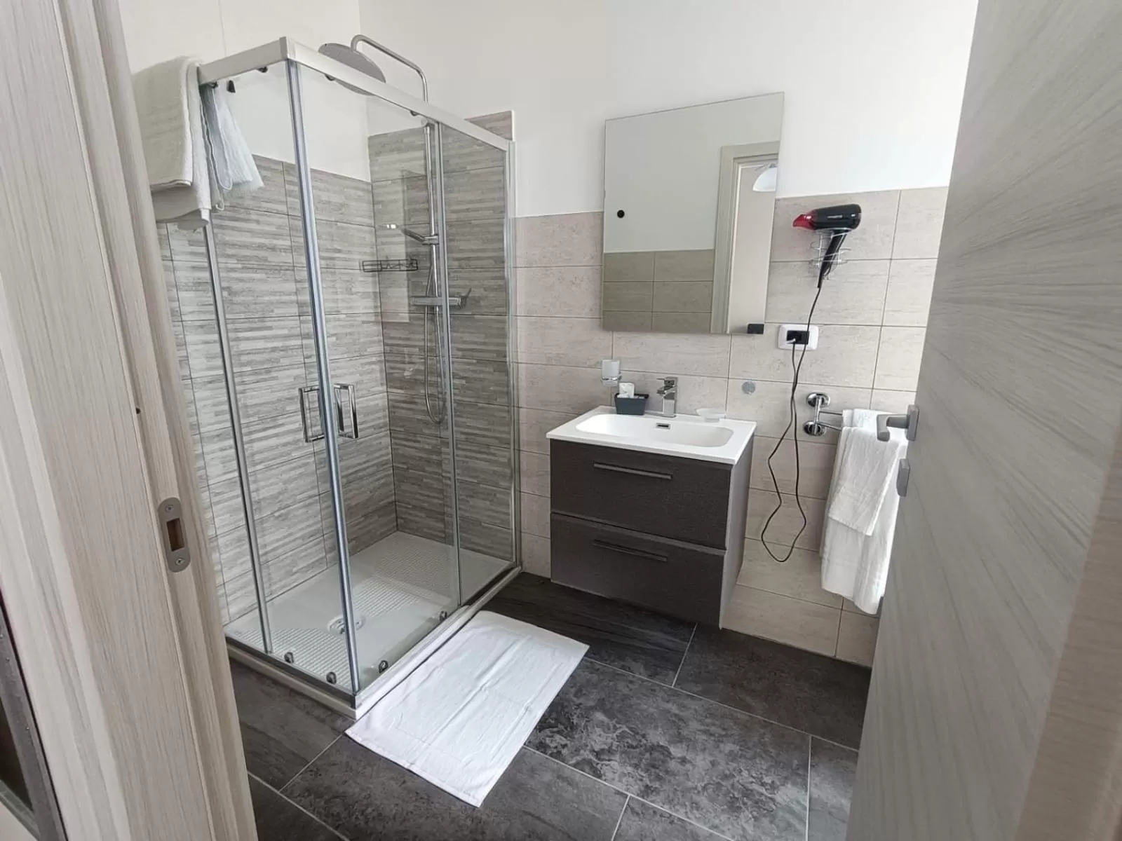 Shower, Bathroom in B&B Al Centro