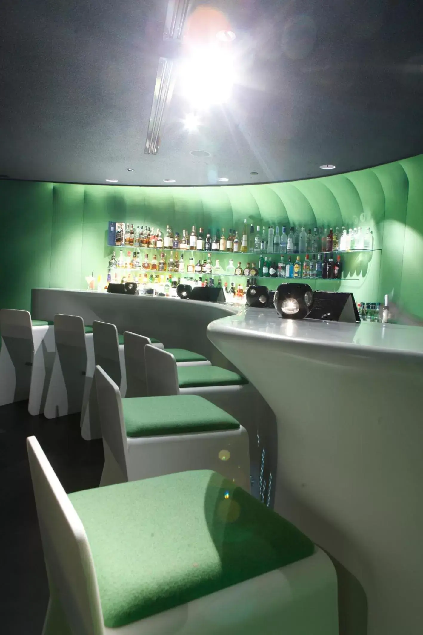 Restaurant/places to eat, Lounge/Bar in The Met Hotel Thessaloniki, a Member of Design Hotels