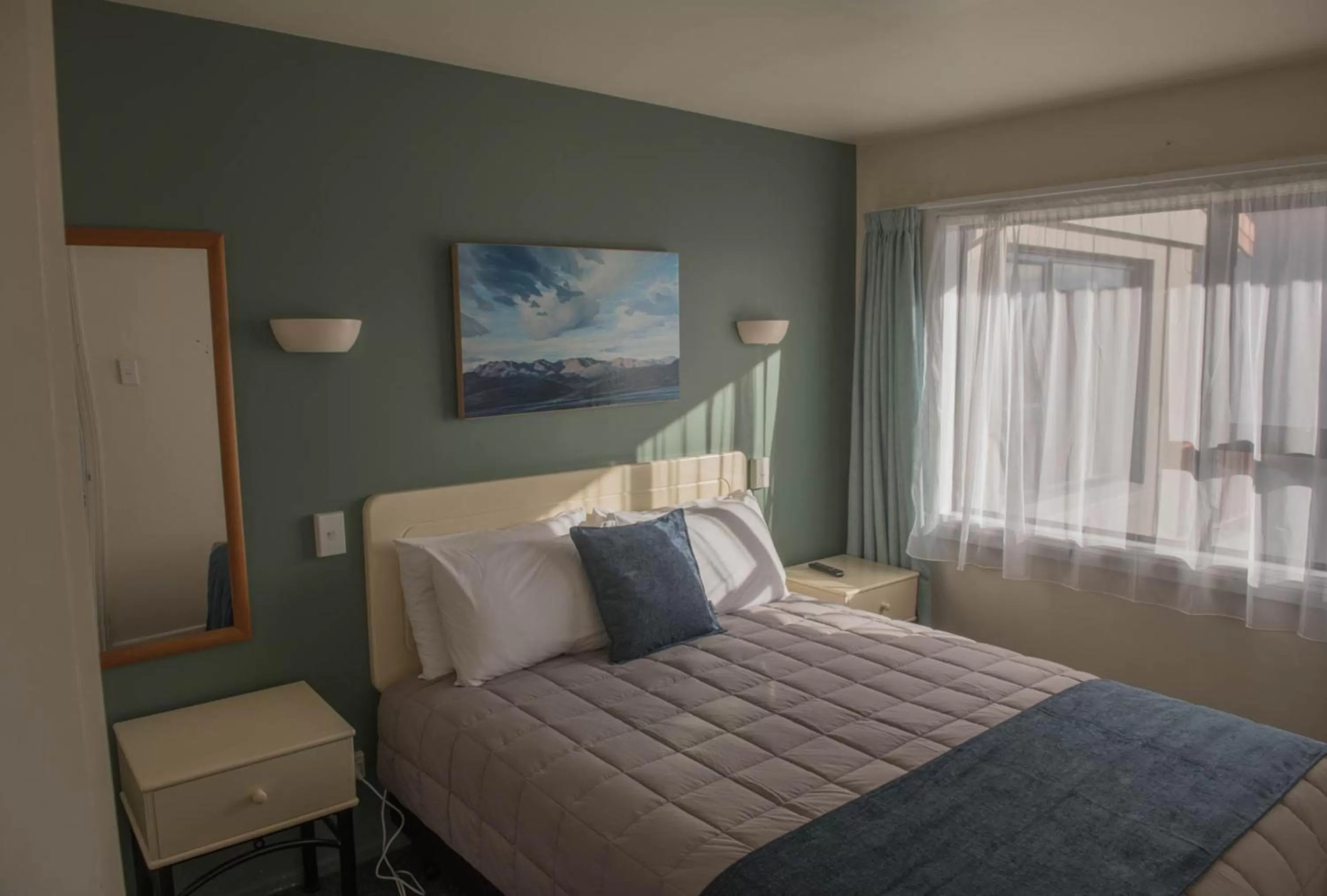 One-Bedroom Suite in Panorama Motor Lodge