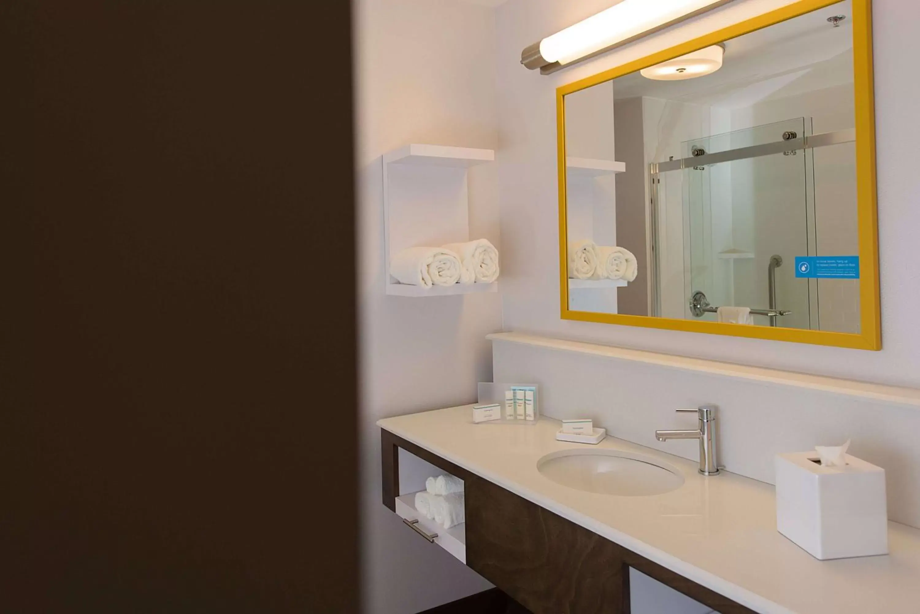 Bathroom in Hampton Inn Superior Duluth, Wi Bathroom in Hampton Inn Superior Duluth, Wi