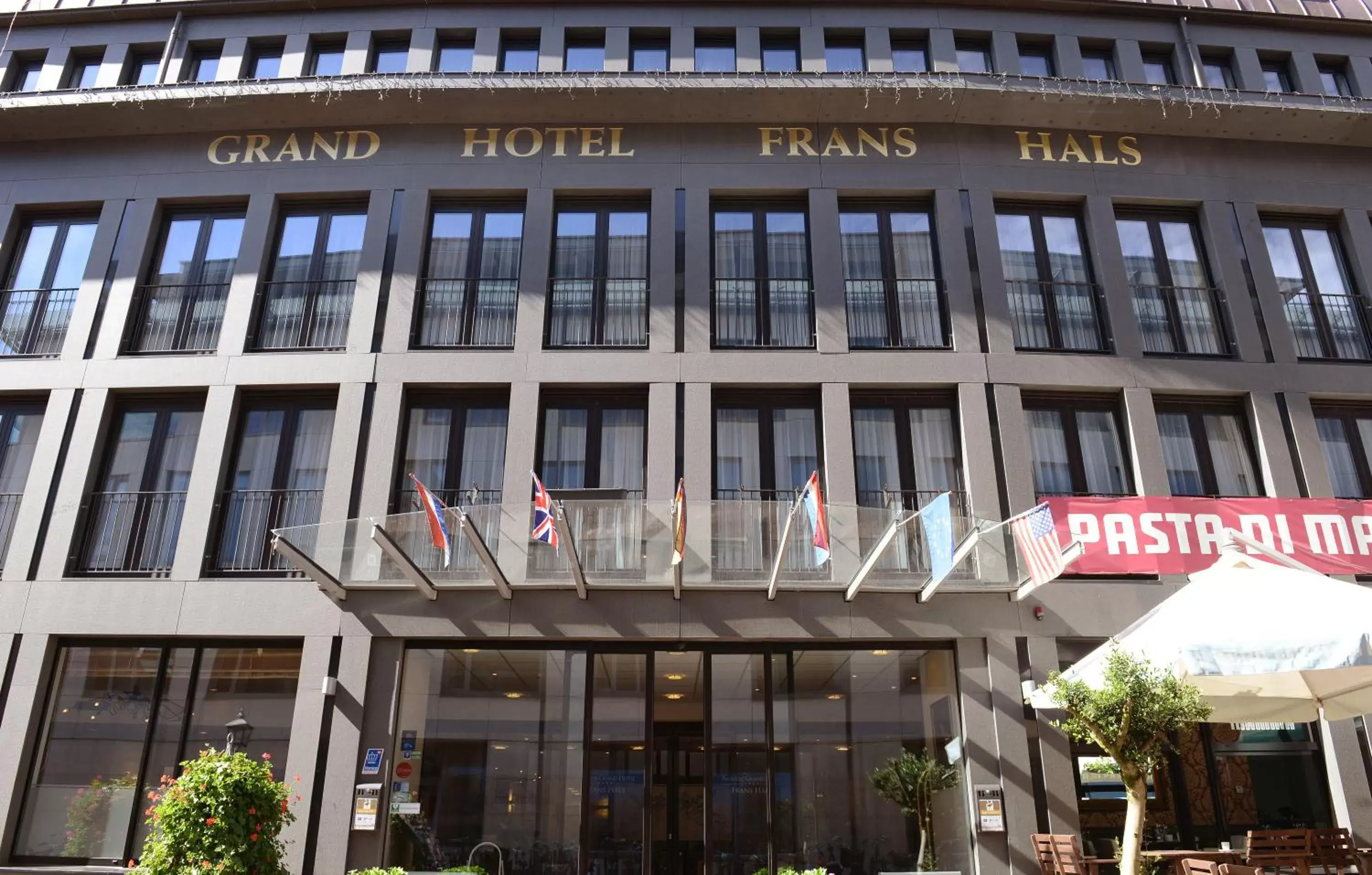 Facade/entrance, Property Building in Amrâth Grand Hotel Frans Hals