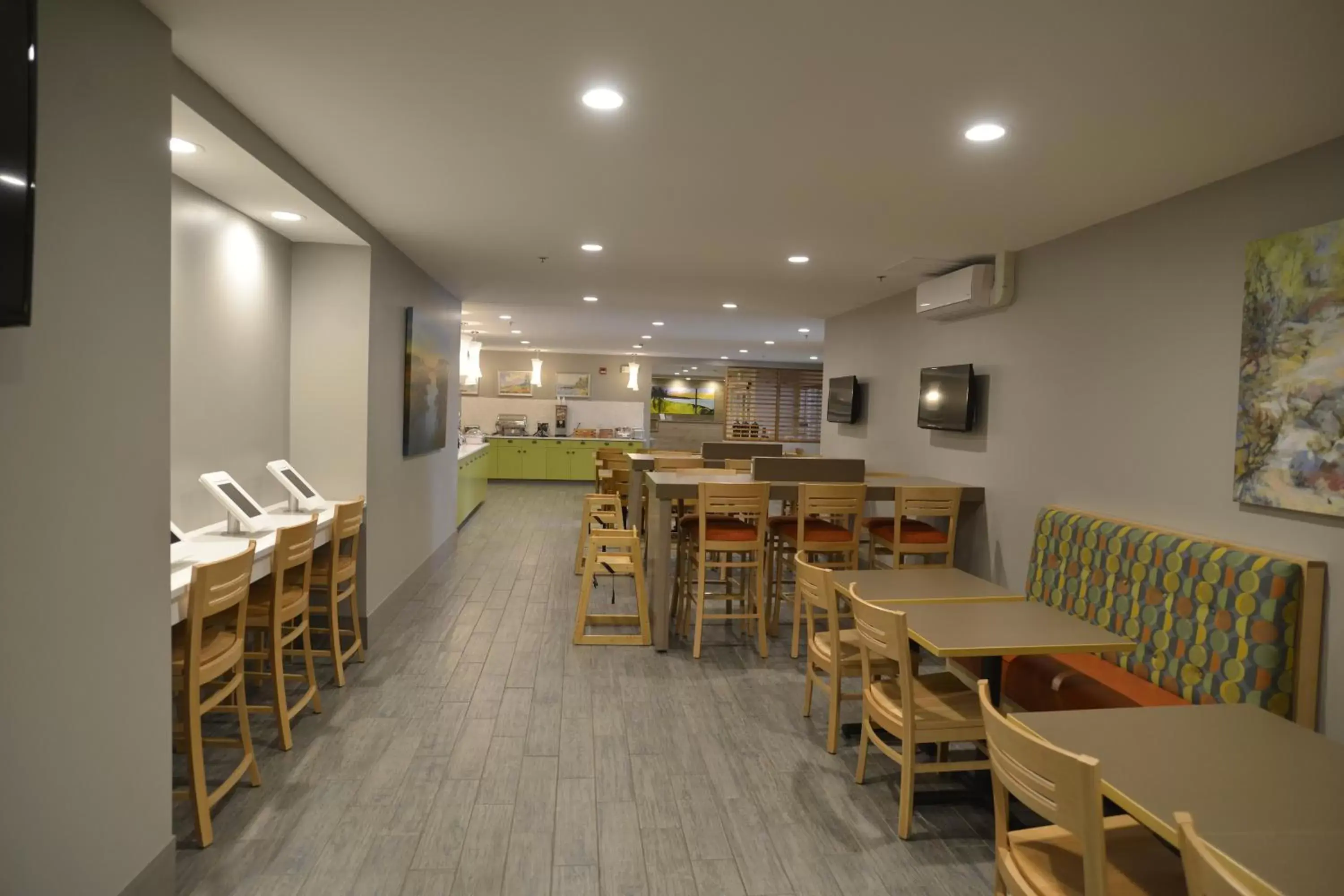 Restaurant/places to eat in Country Inn & Suites by Radisson, Duluth North, MN Restaurant/places to eat in Country Inn & Suites by Radisson, Duluth North, MN