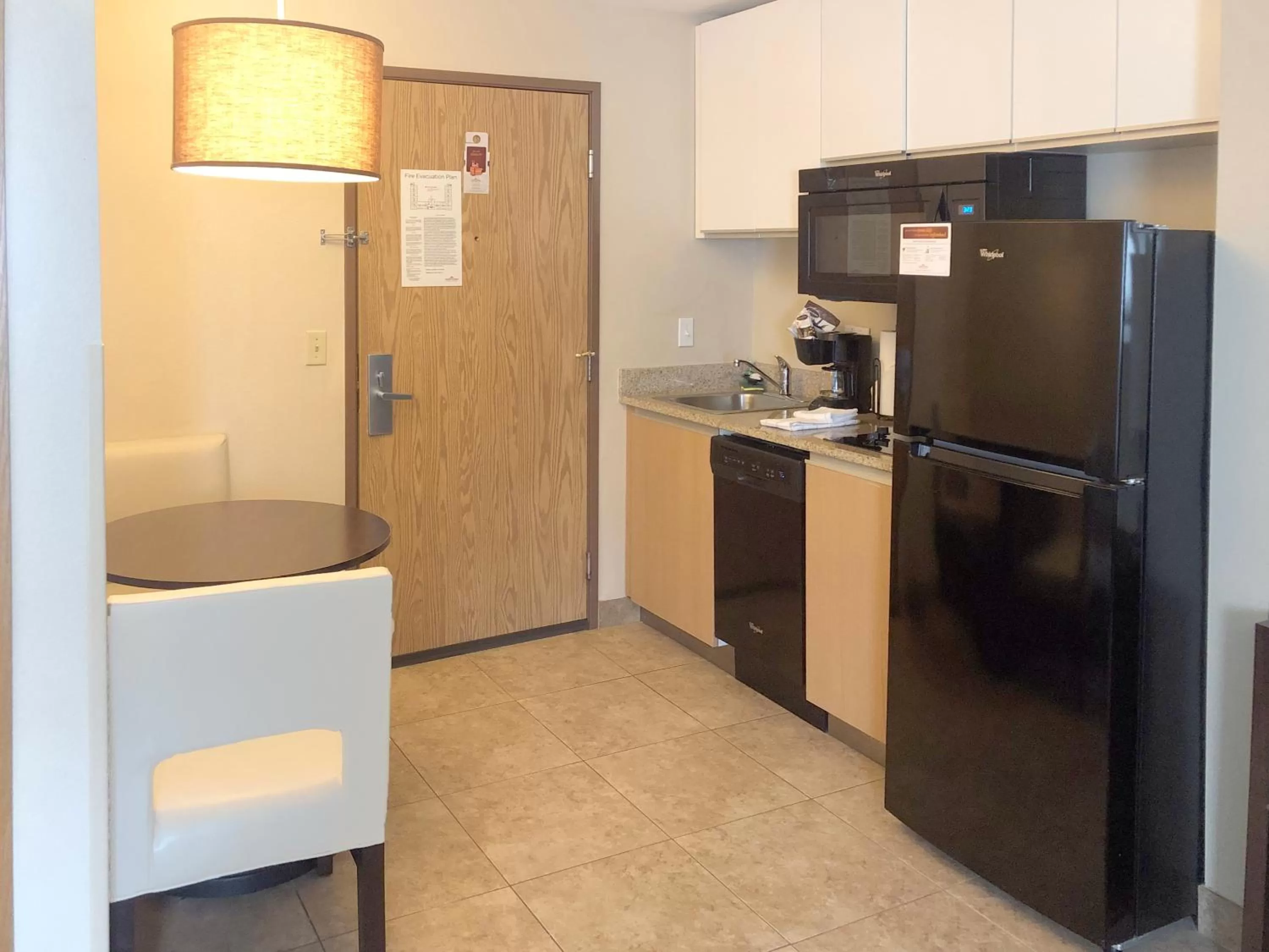 Kitchen or kitchenette in GreenTree Suites Eagle / Vail Valley