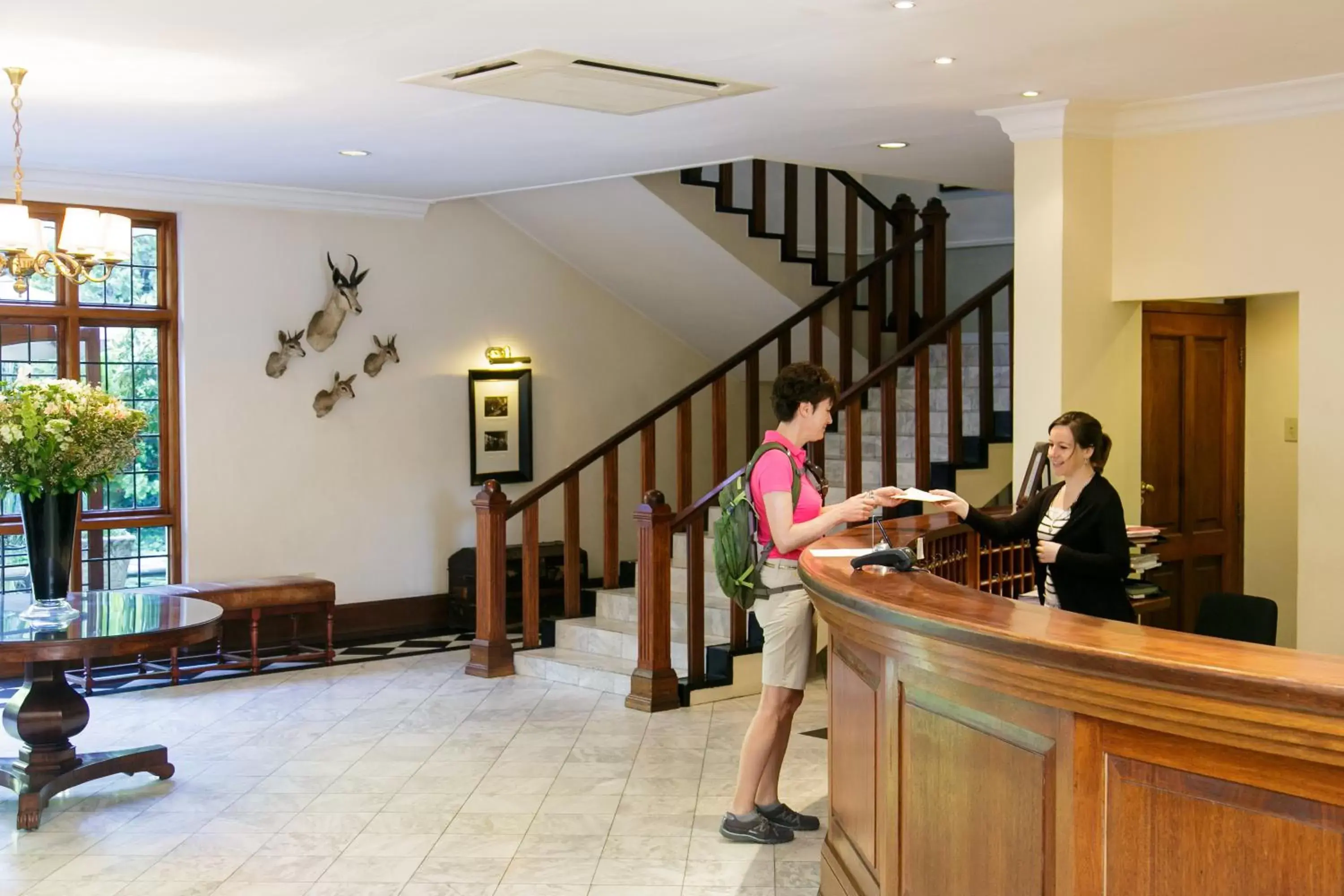 Lobby or reception, Lobby/Reception in Queens Hotel by BON Hotels