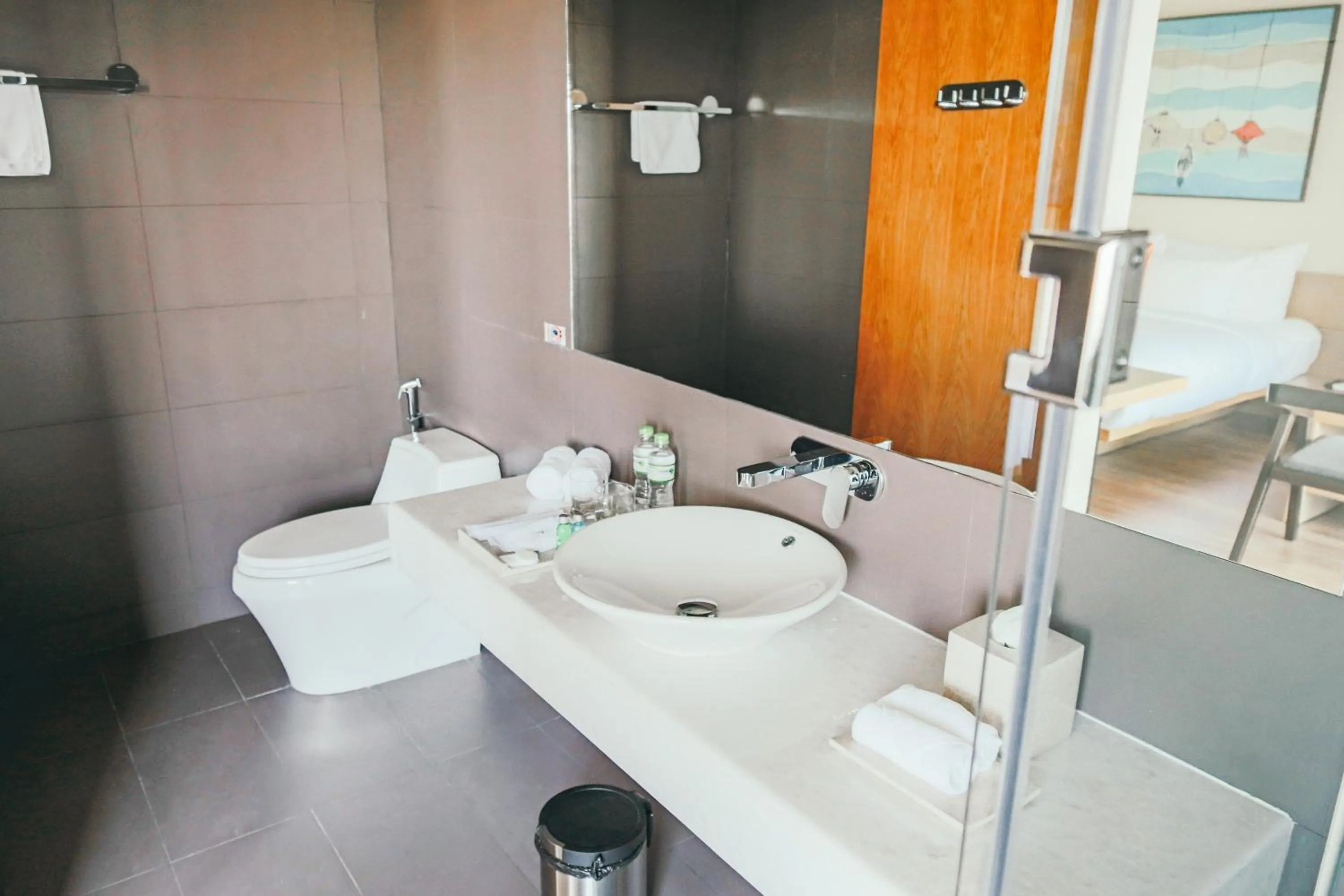 Toilet in Mulberry Collection Silk Eco