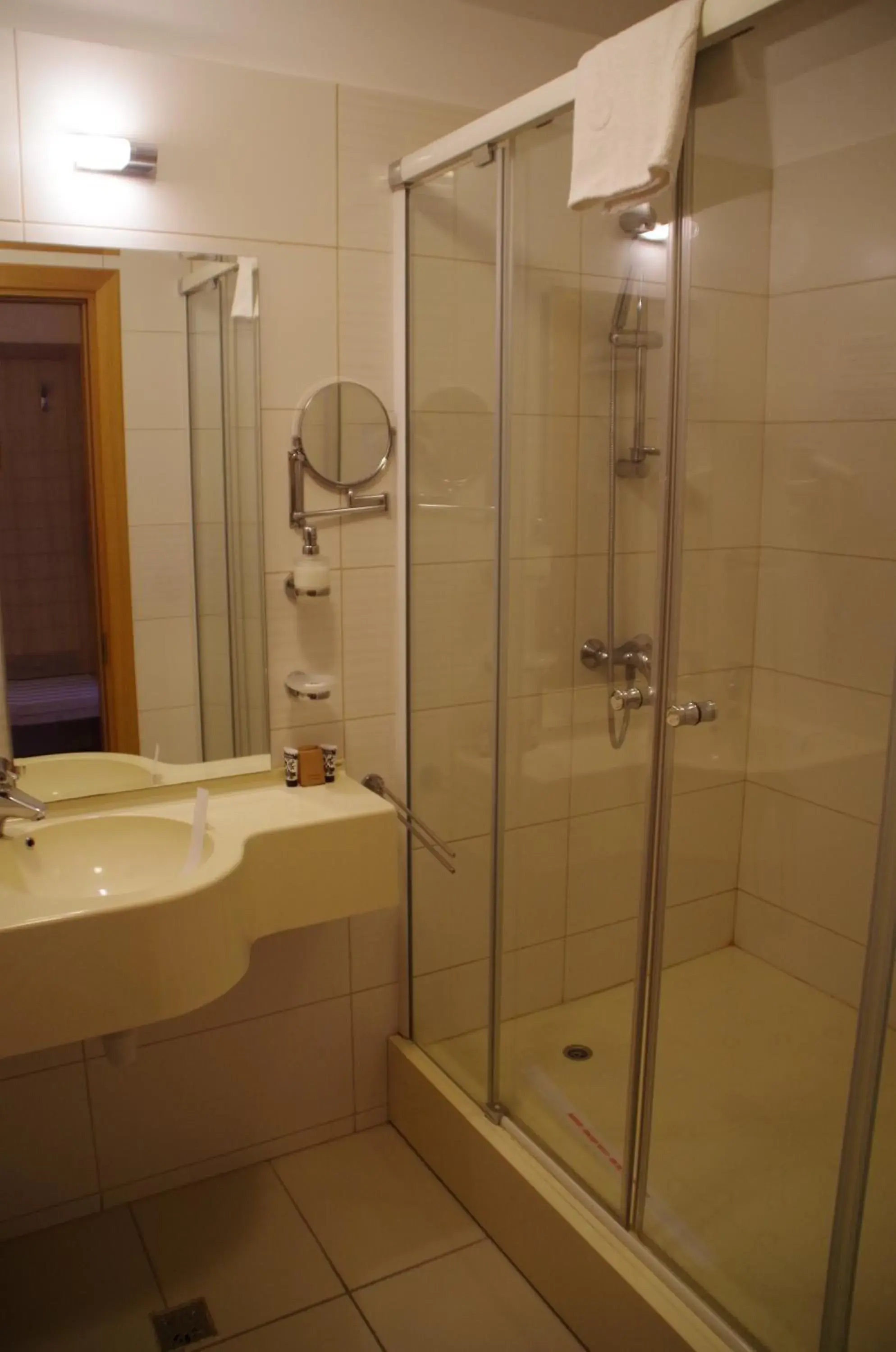 Shower, Bathroom in BW Premier Collection Mari Vila Hotel