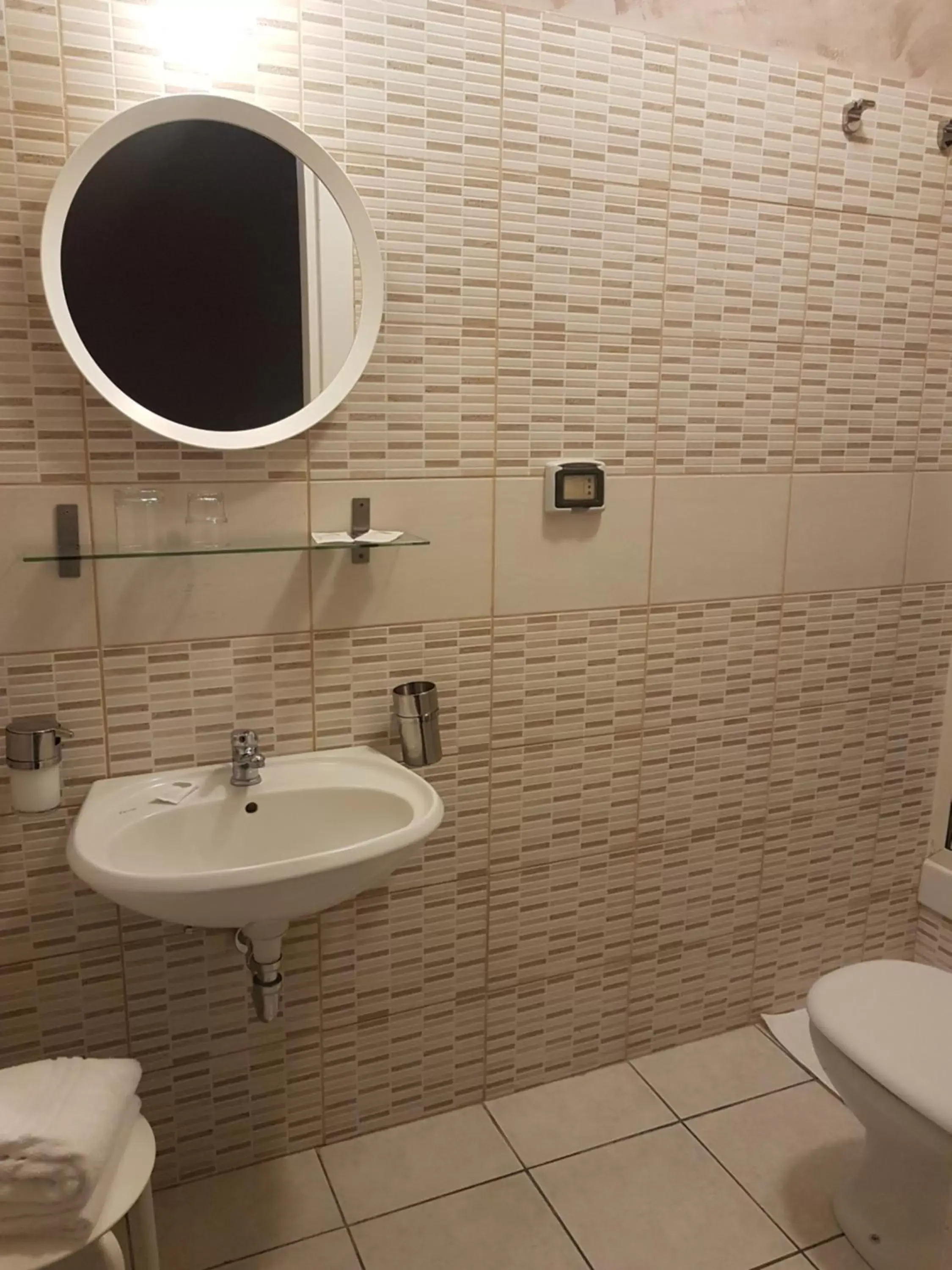 Shower, Bathroom in Hotel Biscari