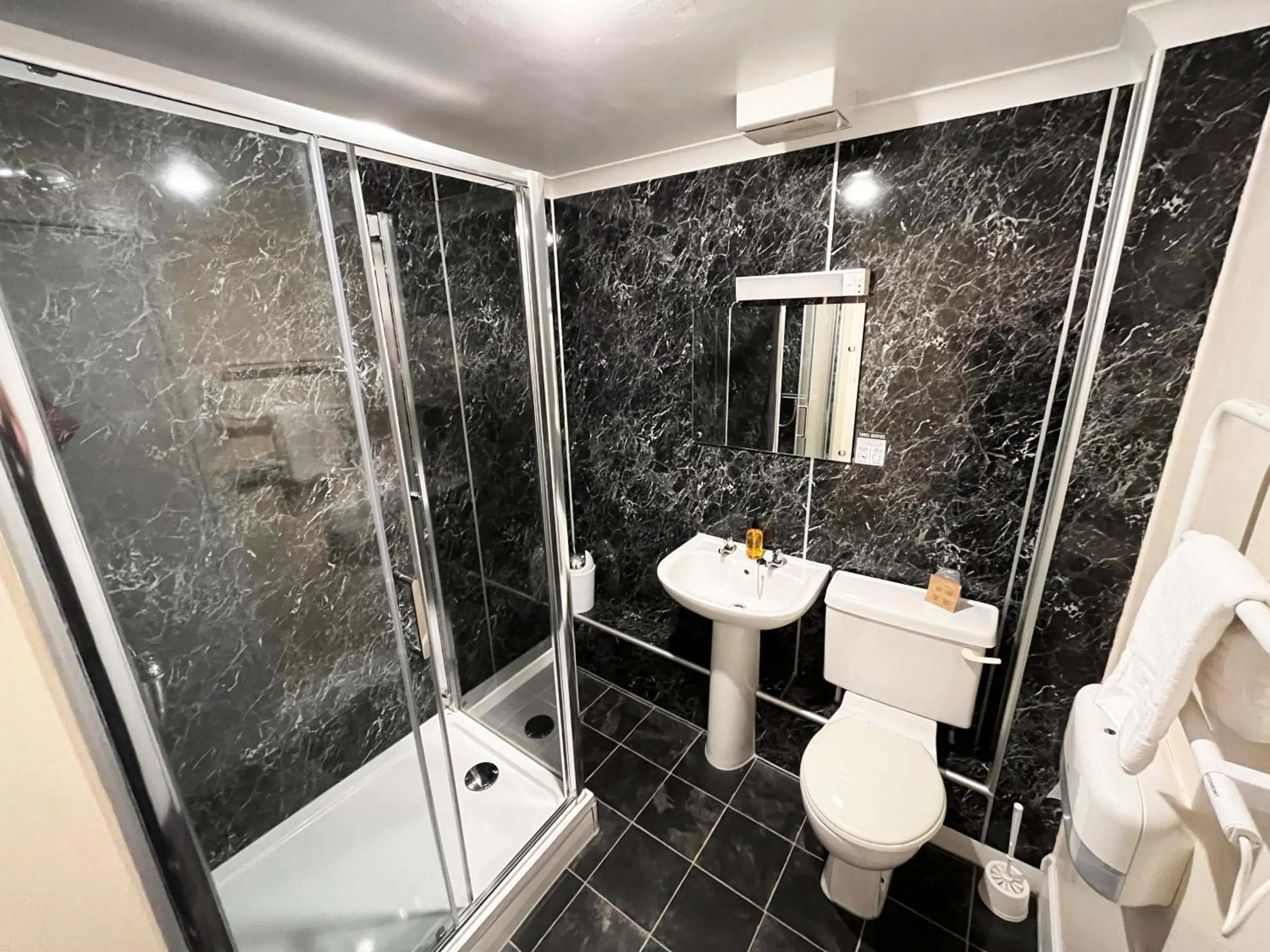 Bathroom in Buccleuch Arms Hotel