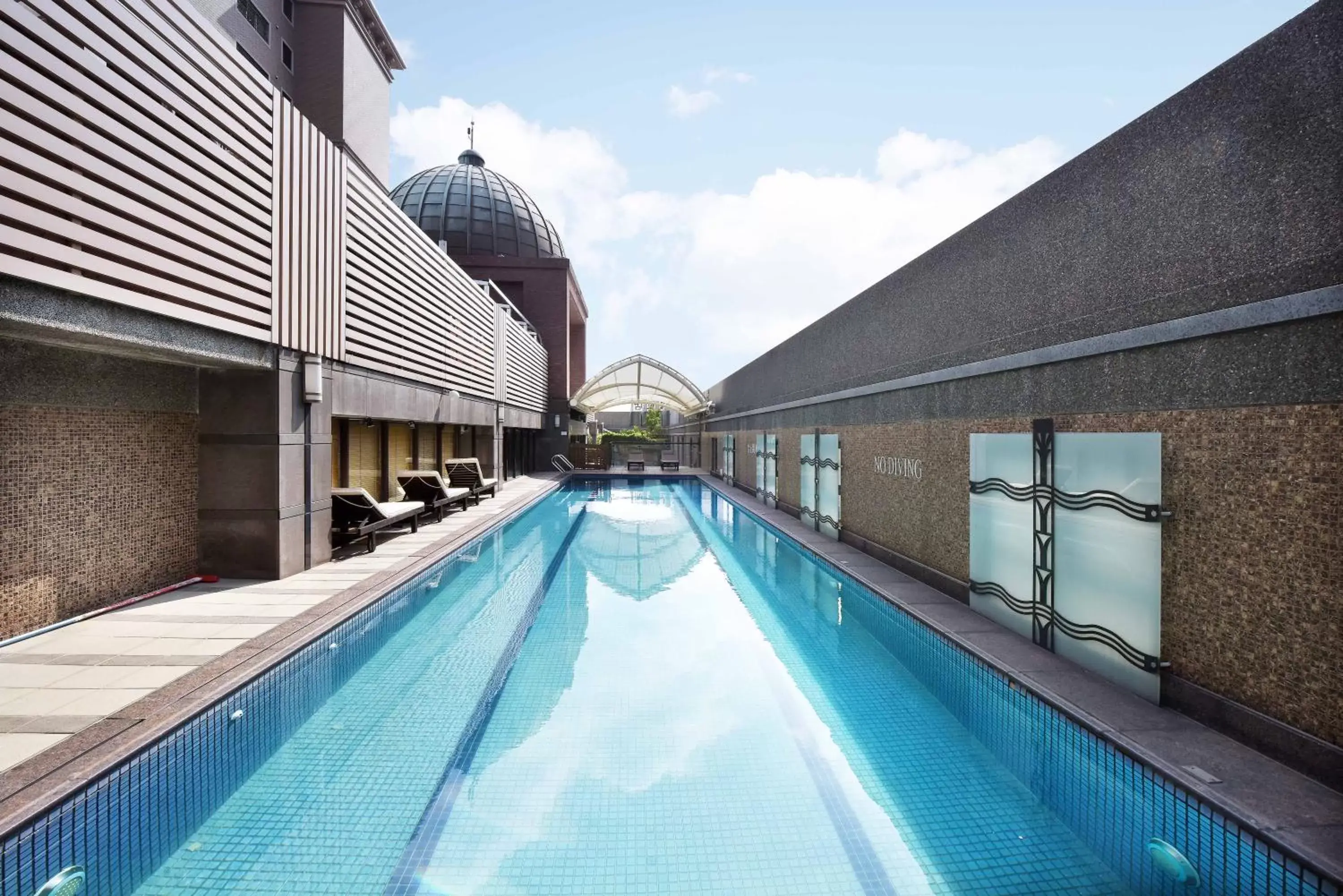 Swimming Pool in Fullon Hotel Taoyuan