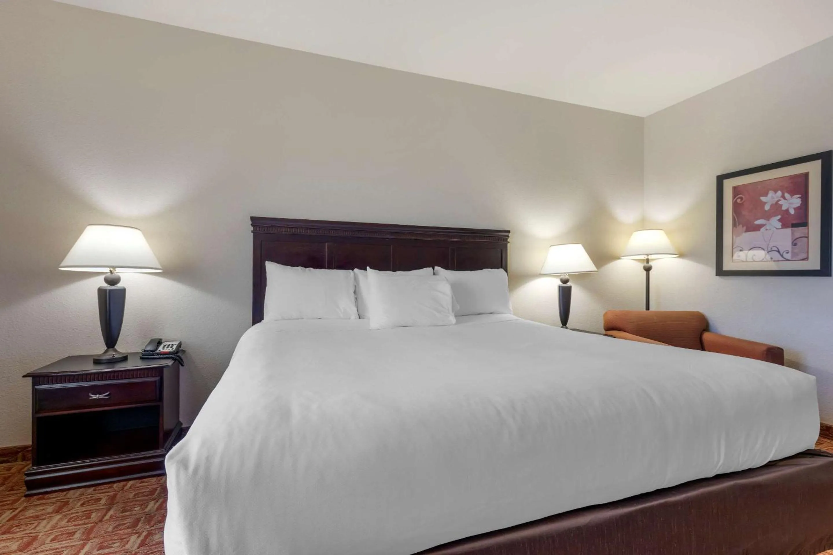 Bed in Comfort Inn & Suites Denison - Lake Texoma