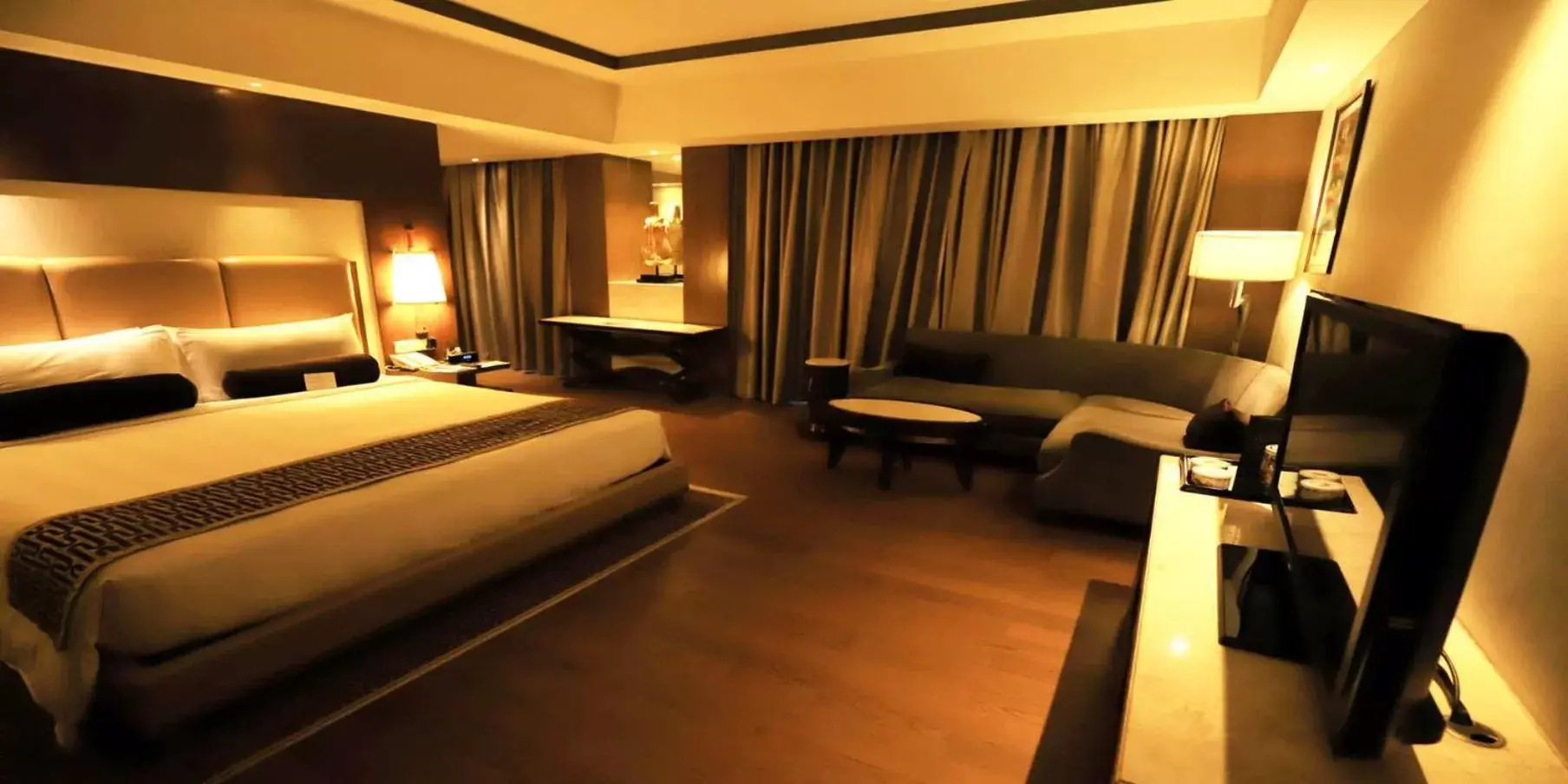 Bedroom in Crowne Plaza New Delhi Okhla, an IHG Hotel