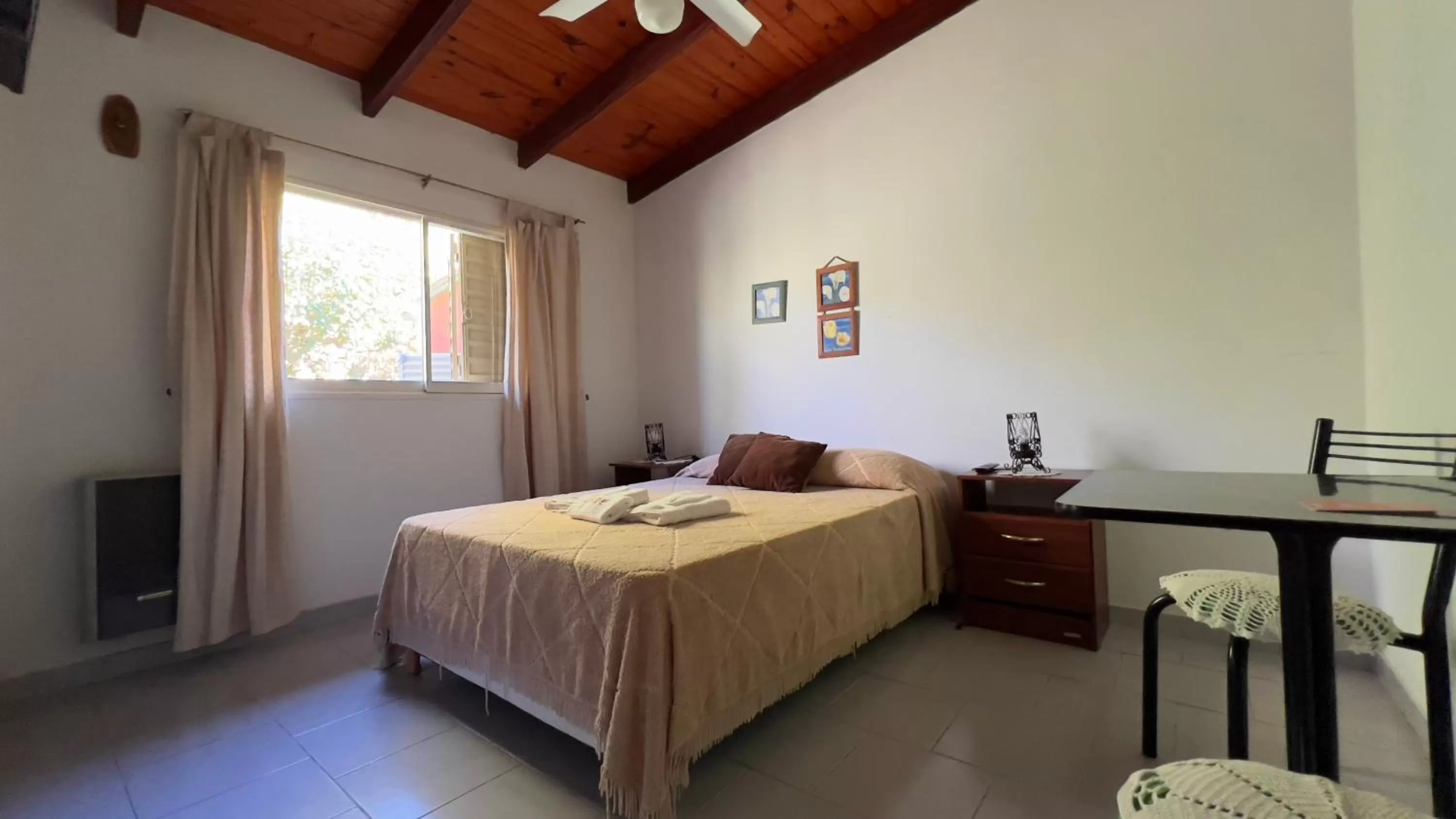 Bed in Castelar - Hotel & Apart