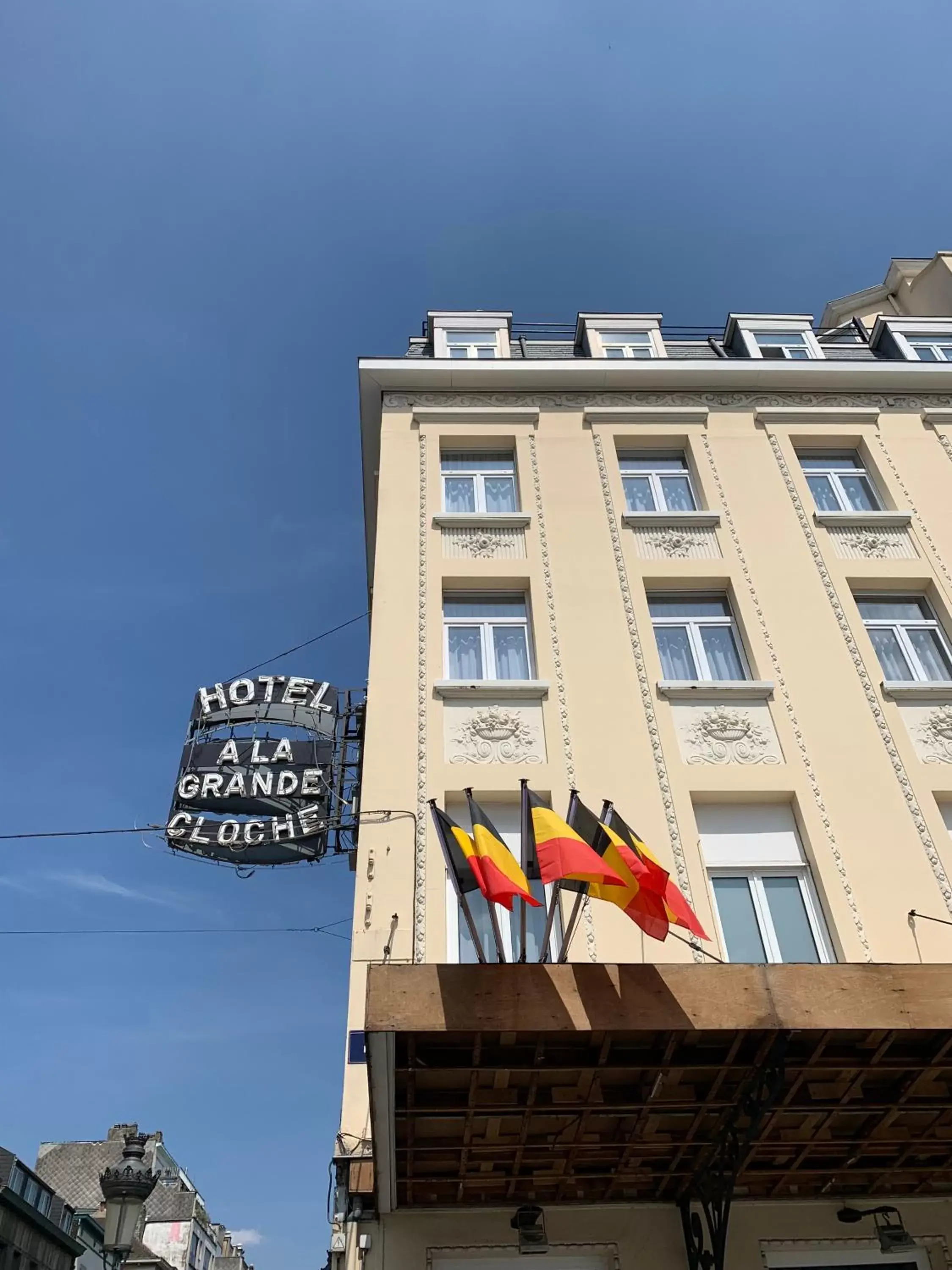 Facade/entrance, Property Building in Hotel La Grande Cloche