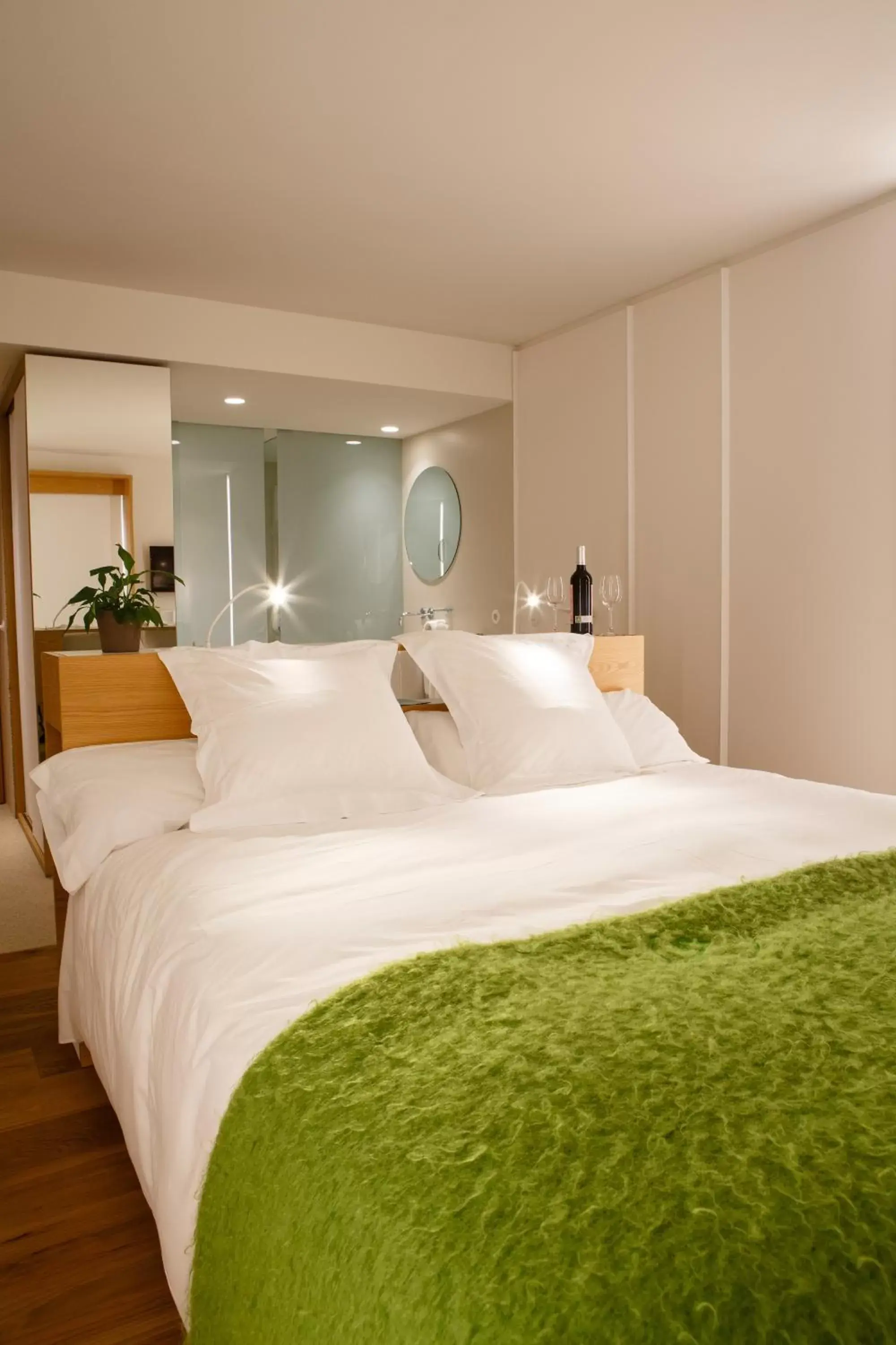 Bedroom, Bed in Echaurren Hotel Gastronómico