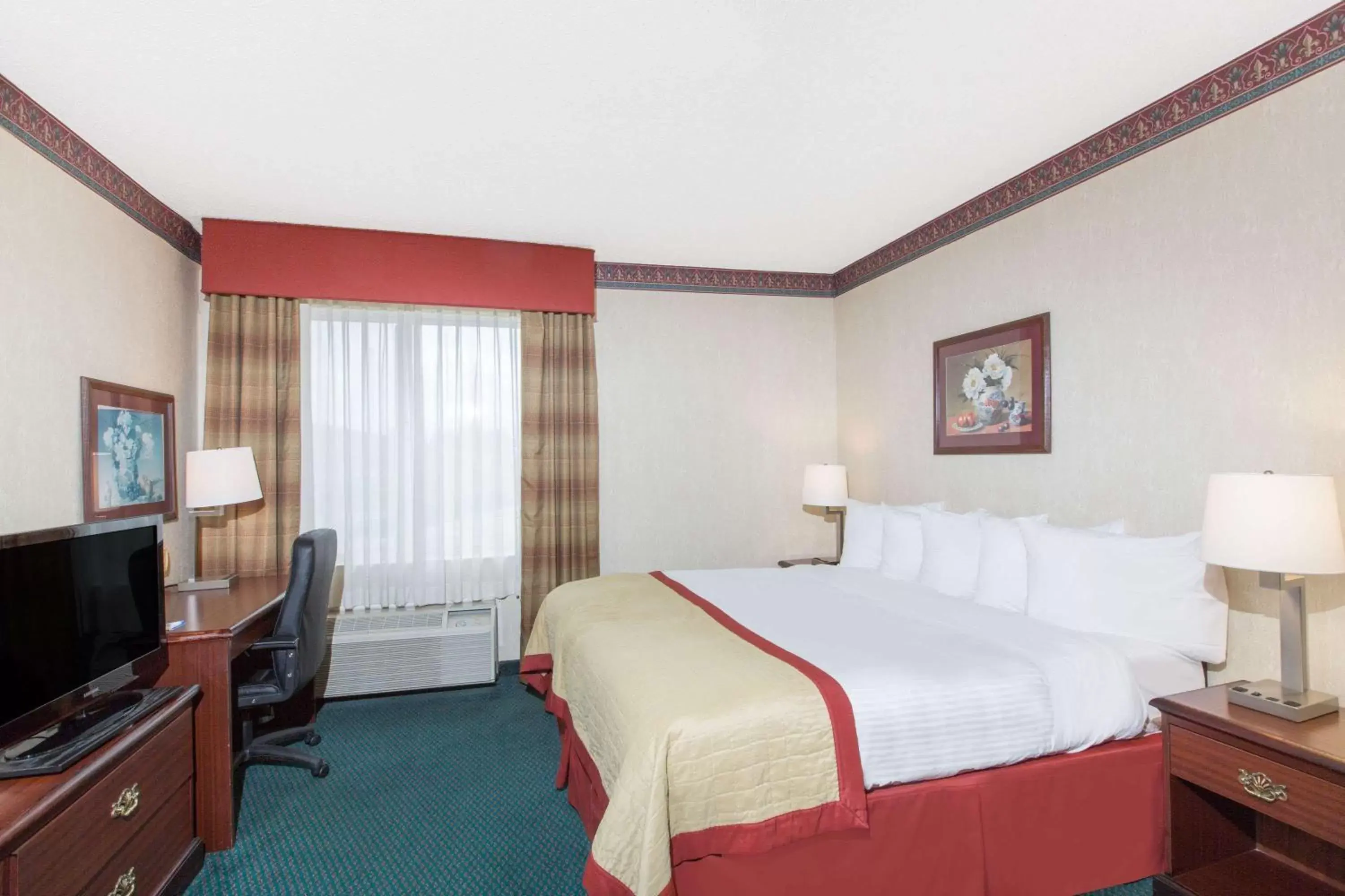 Photo of the whole room in Baymont by Wyndham Jonesboro Photo of the whole room in Baymont by Wyndham Jonesboro