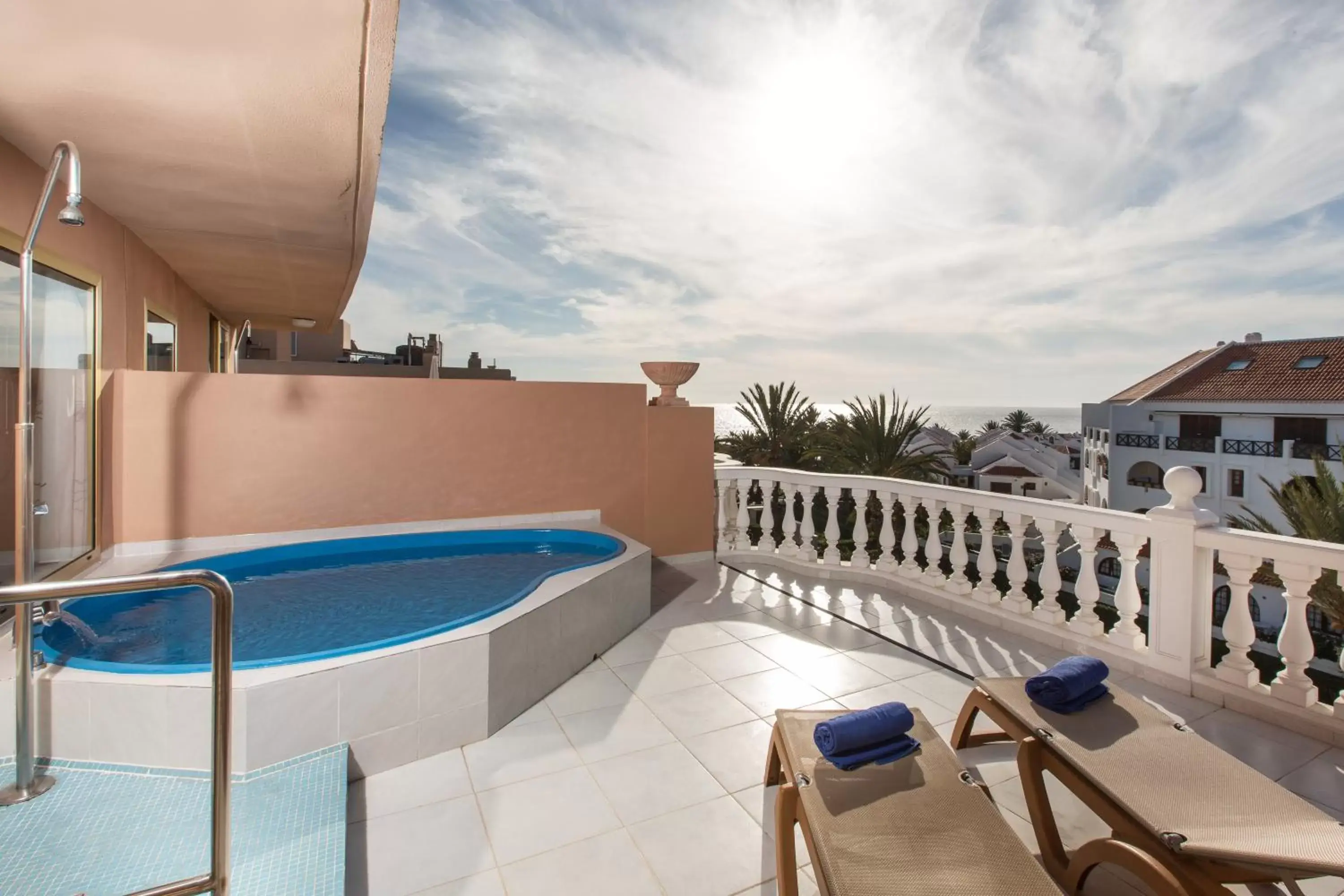 Balcony/Terrace, Swimming Pool in Hotel Cleopatra Palace