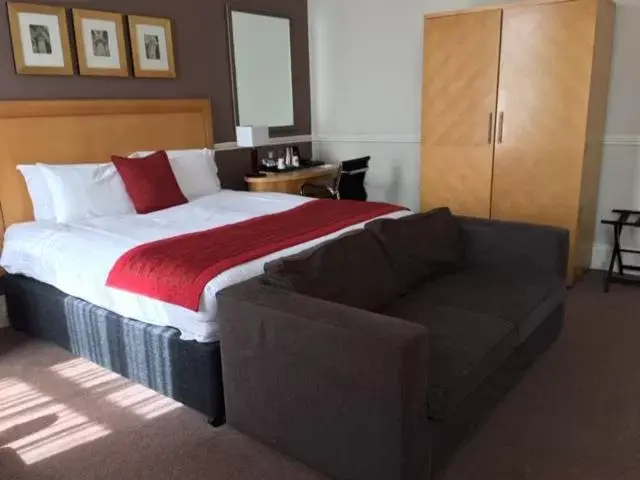 Bed in Millennium Hotel Glasgow