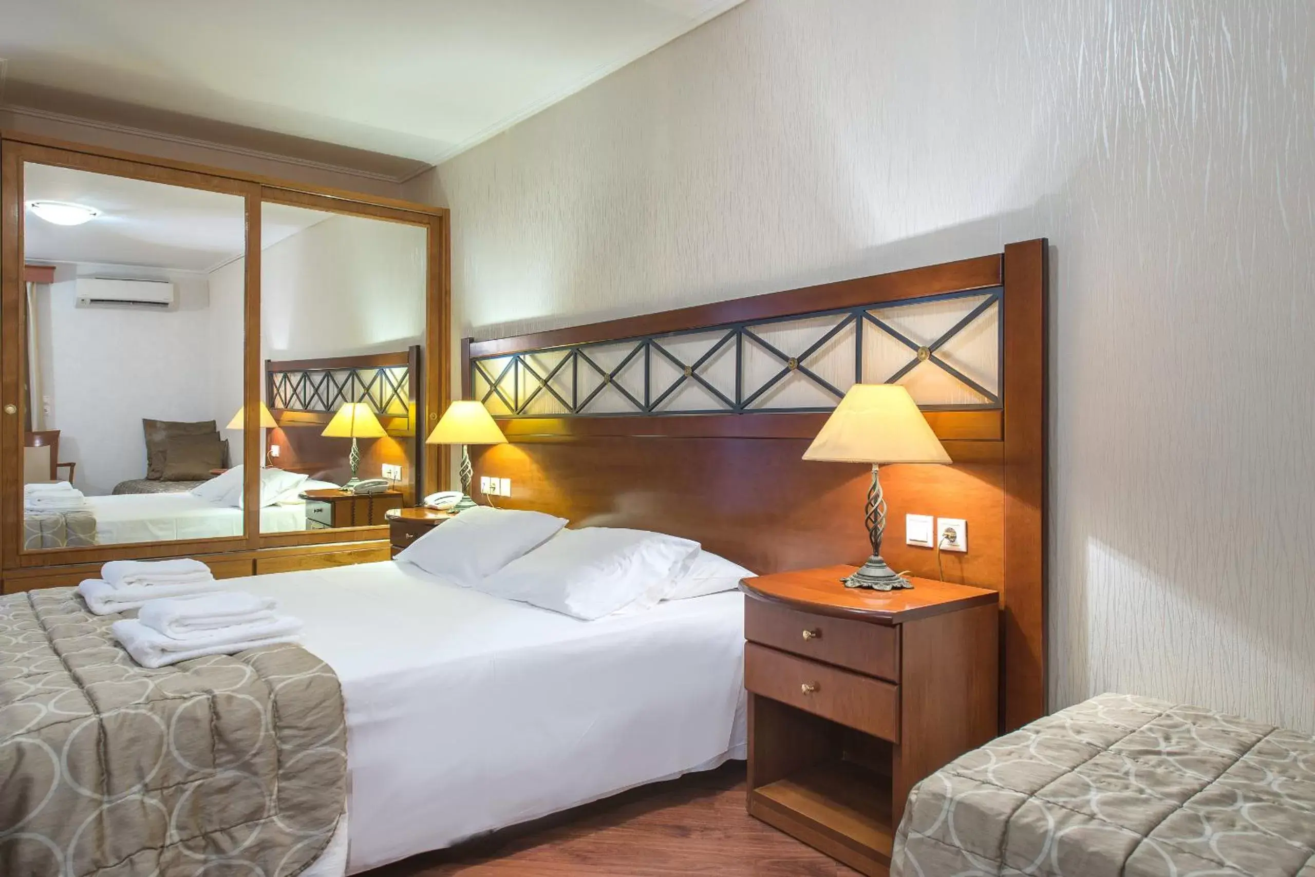 Bedroom, Bed in Diana Hotel