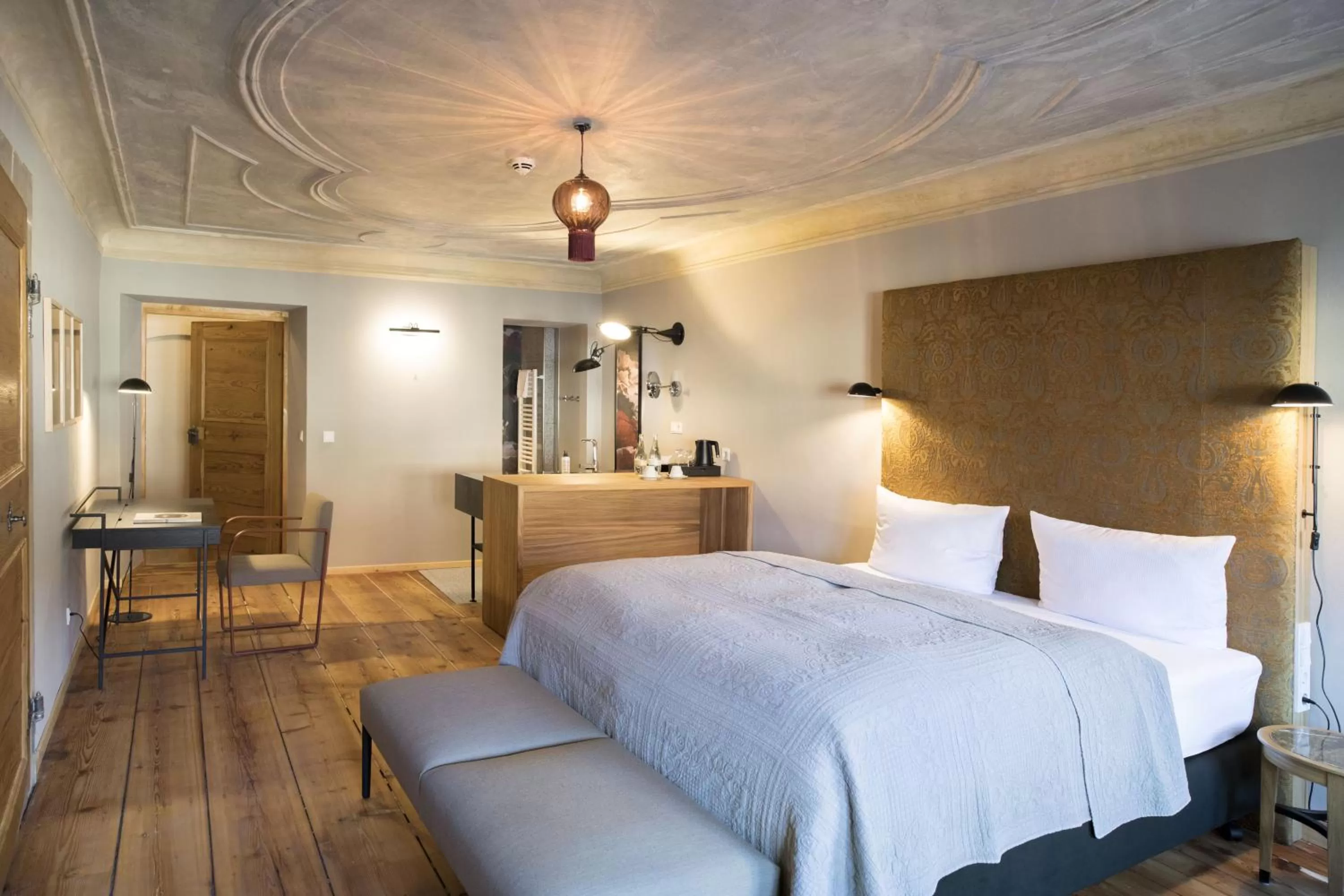 Photo of the whole room, Bed in Hotel Sonne