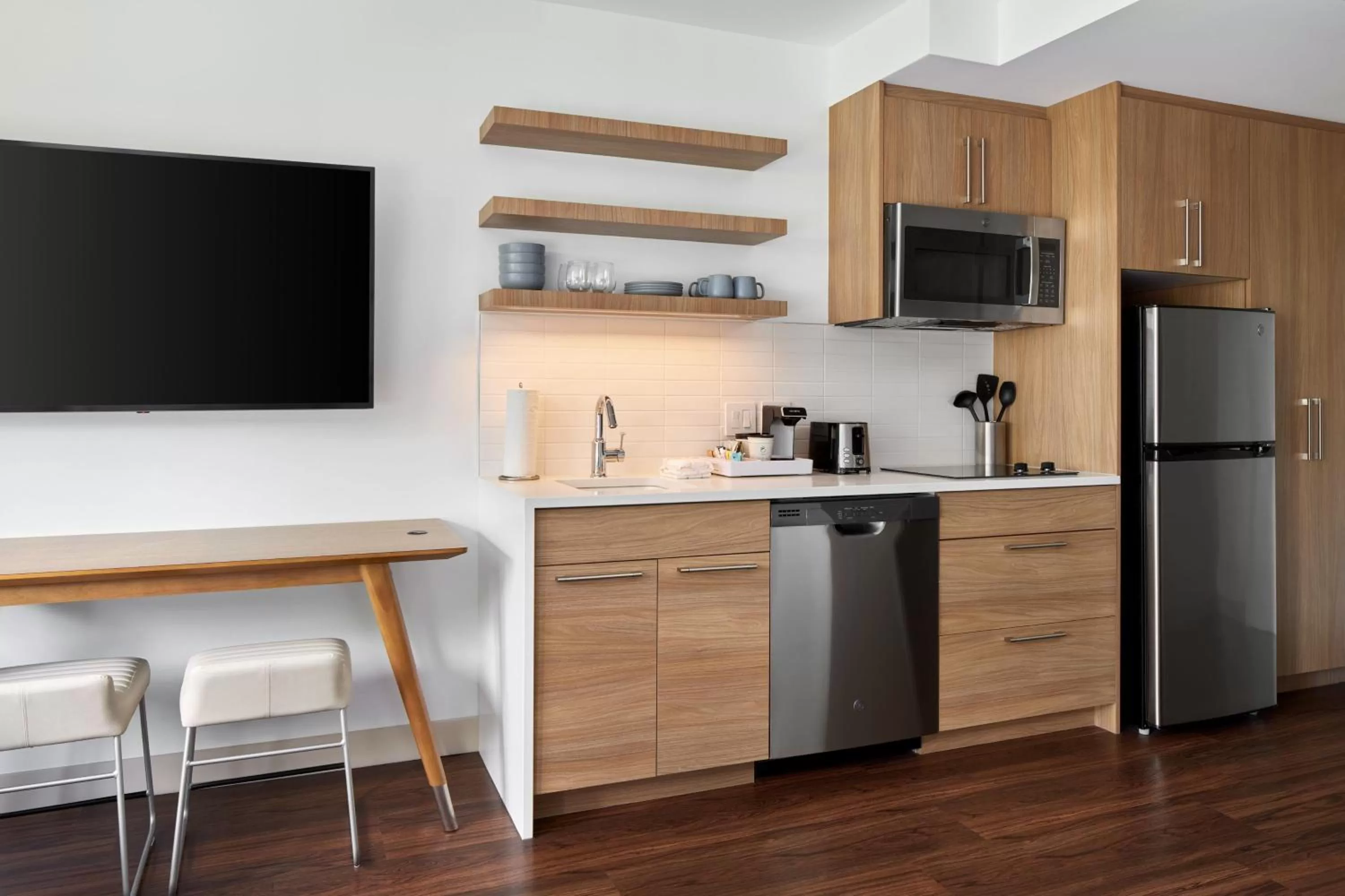 Kitchen or kitchenette in Element Valley Forge King of Prussia