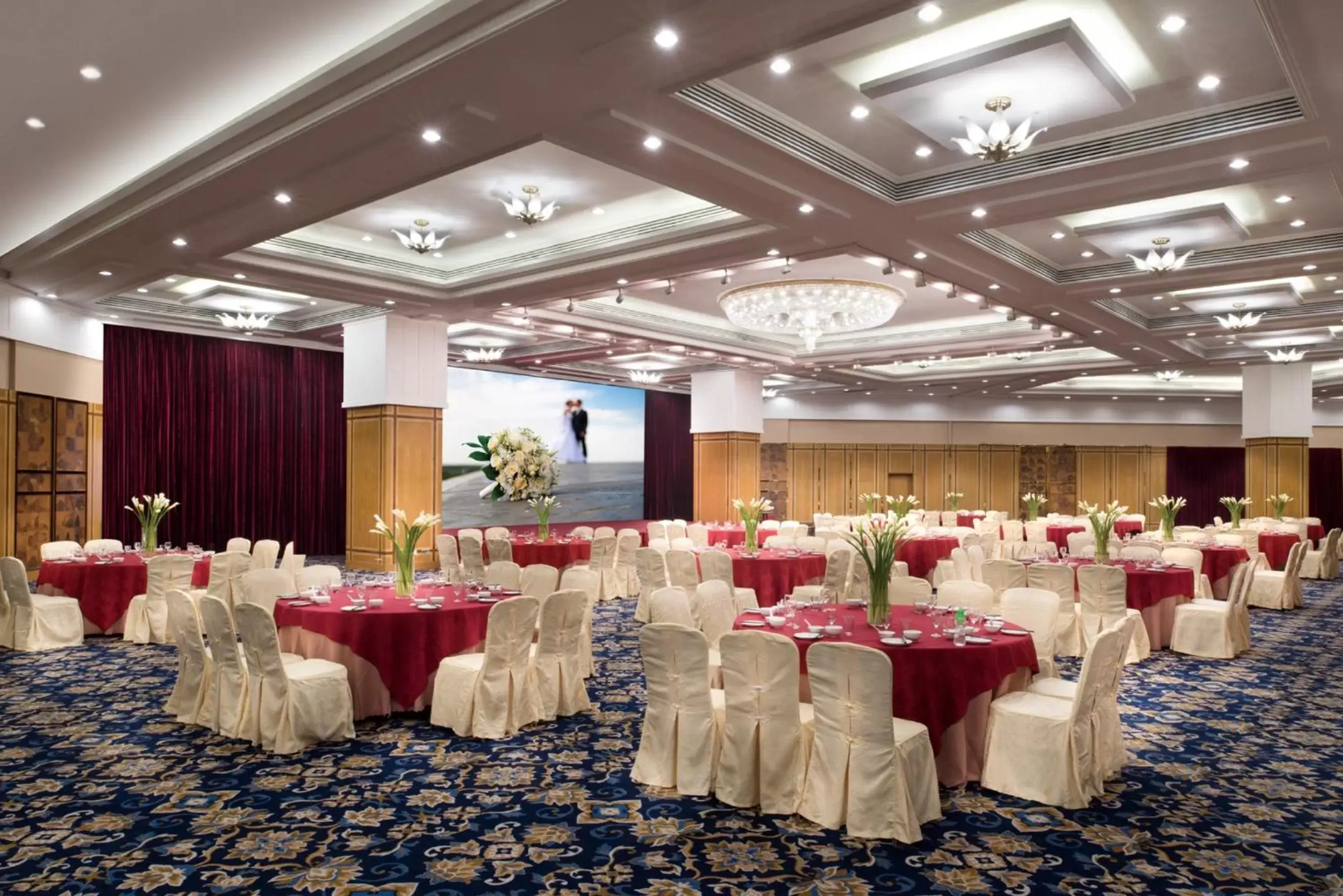 Restaurant/places to eat, Banquet Facilities in Guangdong Hotel (Zhuhai)