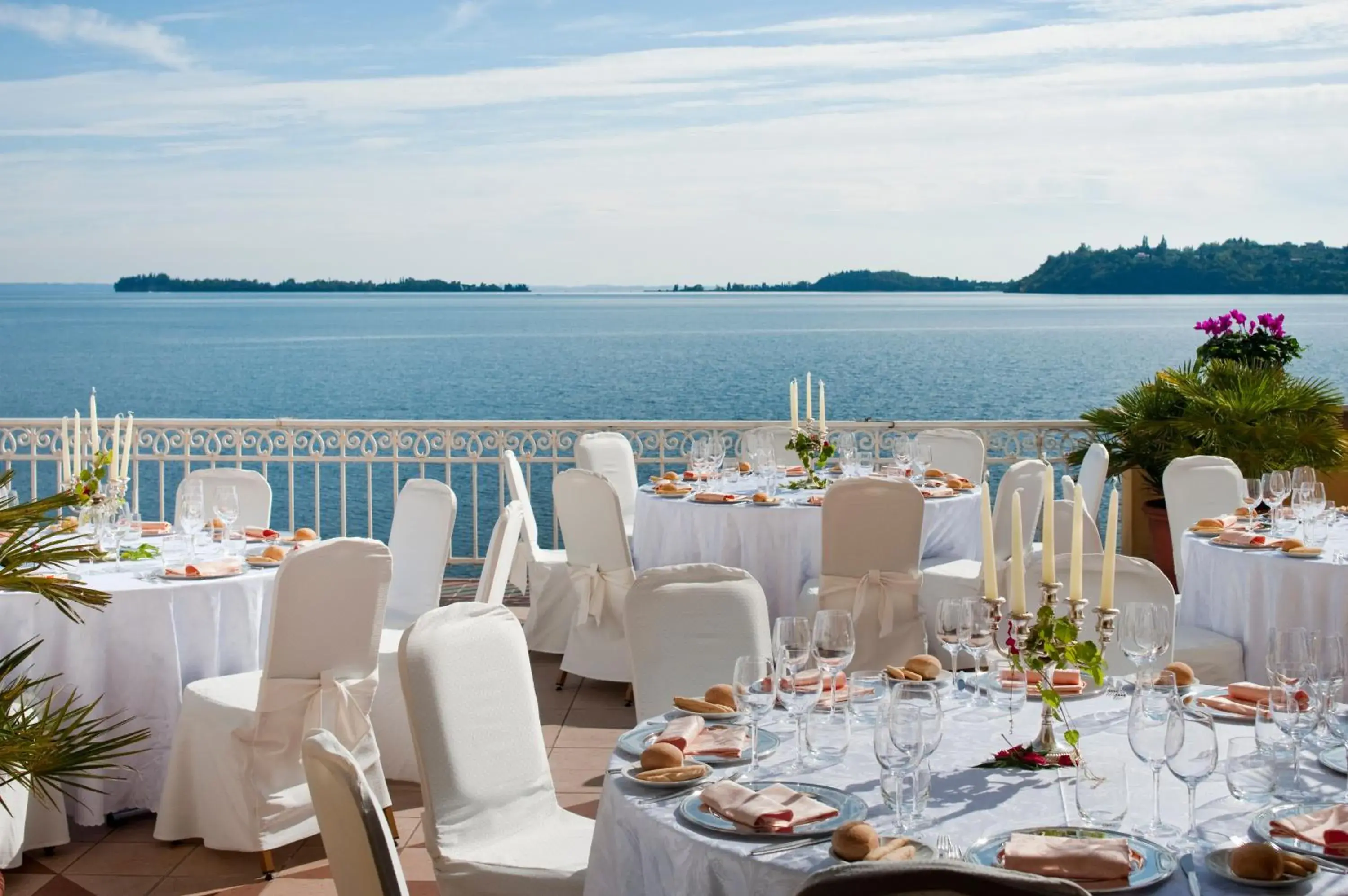 Balcony/Terrace, Banquet Facilities in Grand Hotel Gardone