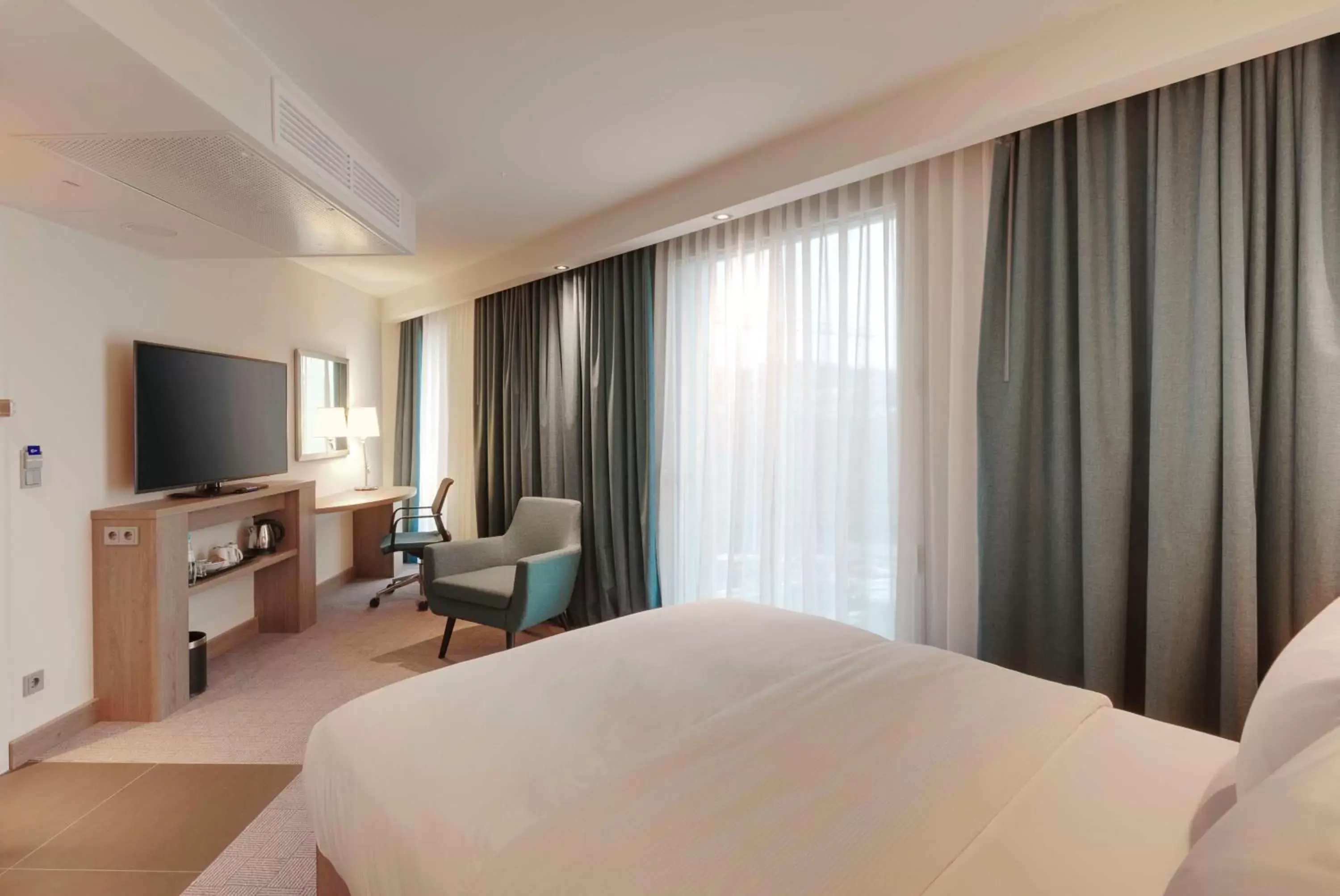 Bedroom, Bed in Hampton by Hilton Stuttgart City Centre