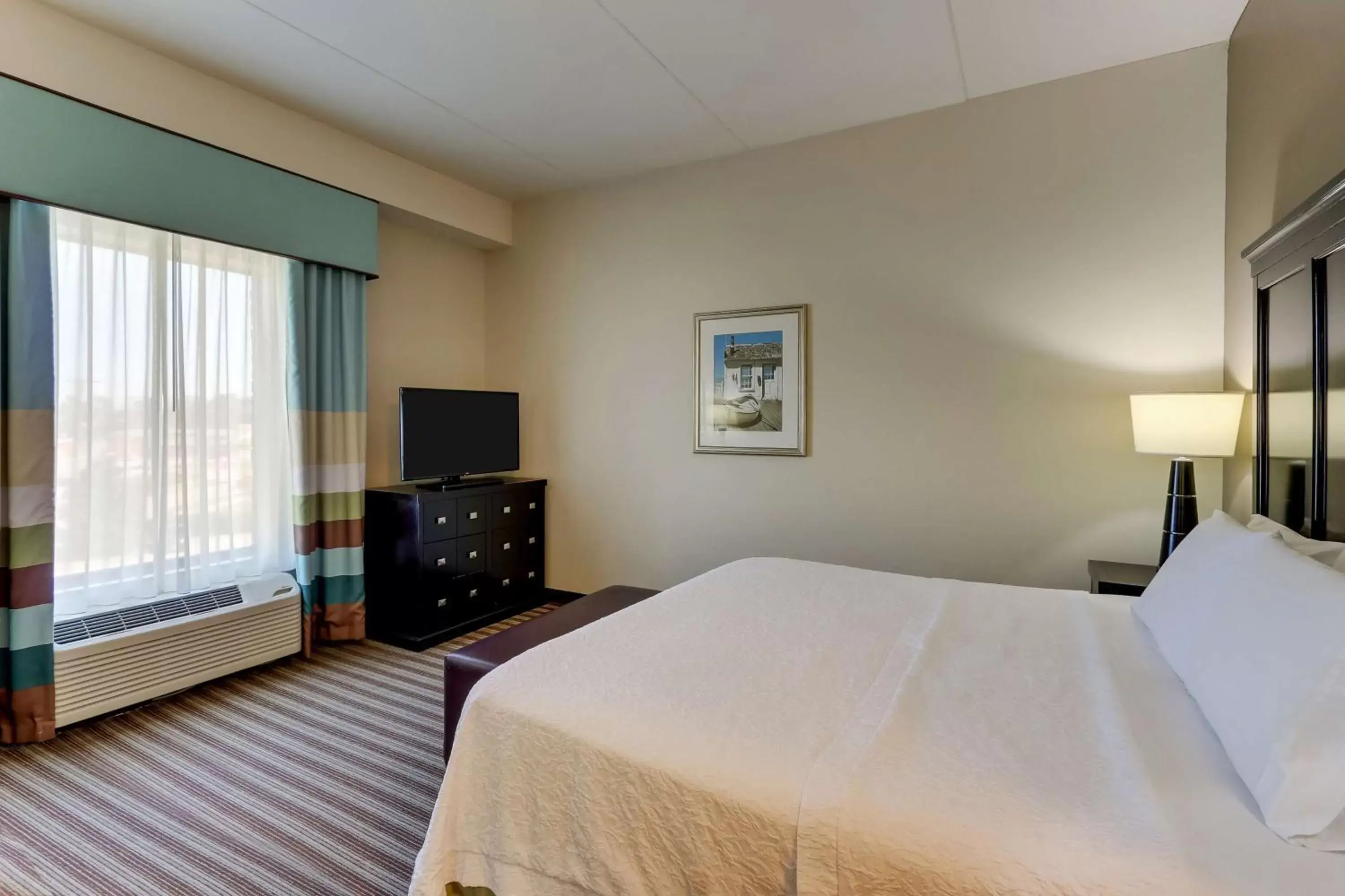 Bedroom, Bed in Hampton Inn and Suites Swansboro Near Camp Lejeune