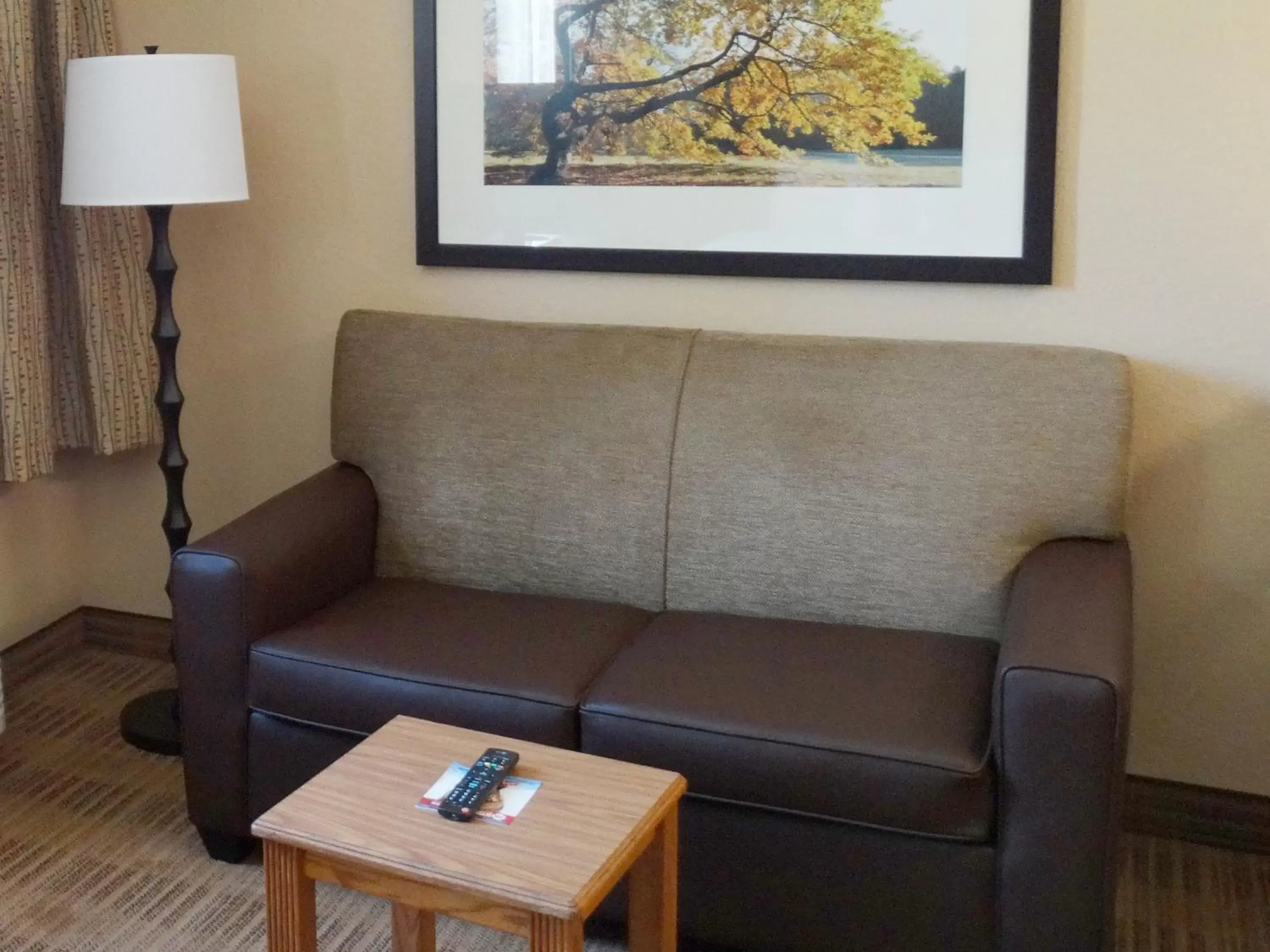 Seating Area in Extended Stay America Suites - Wilkes-Barre - Hwy 315