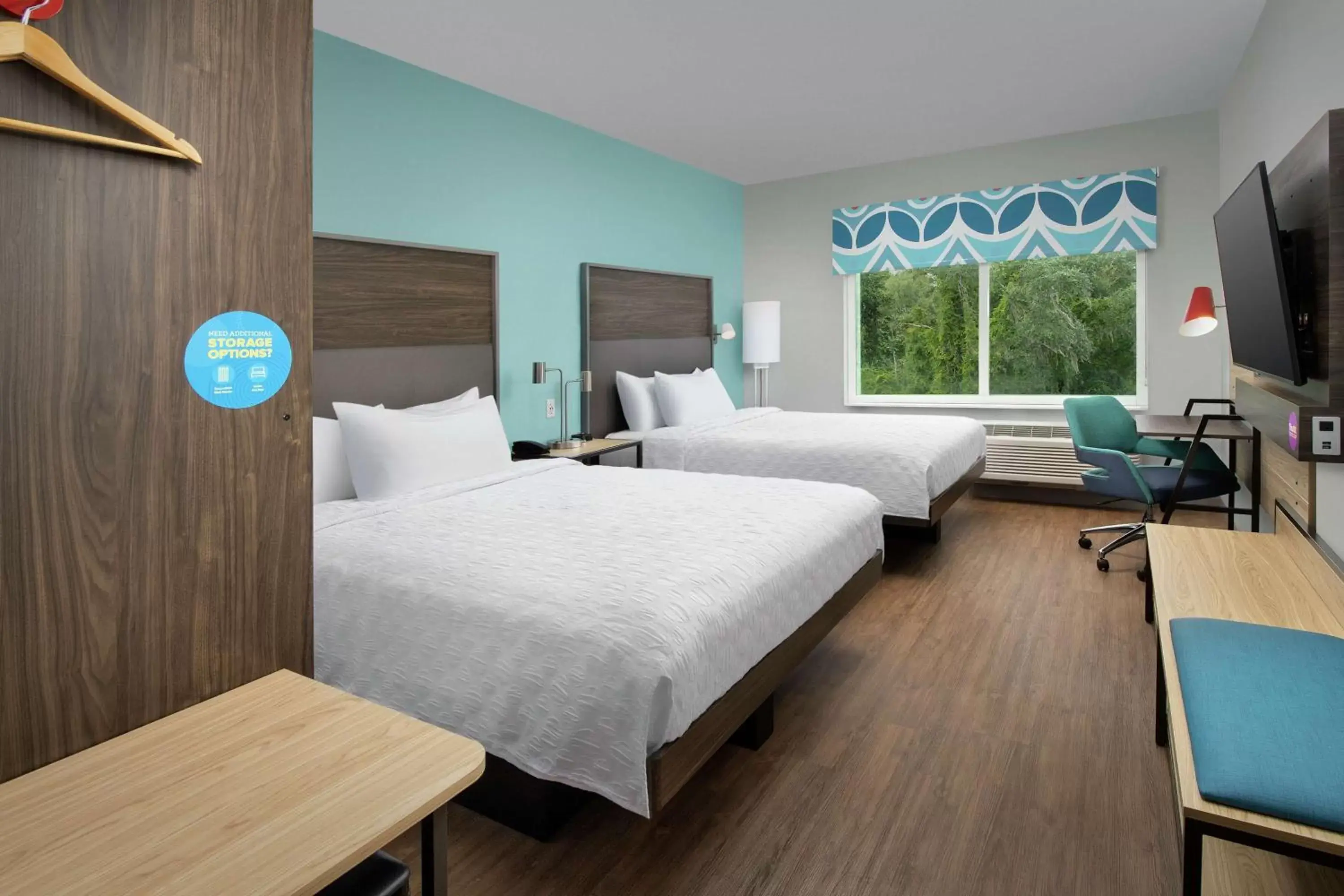Bedroom in Tru By Hilton Lake City