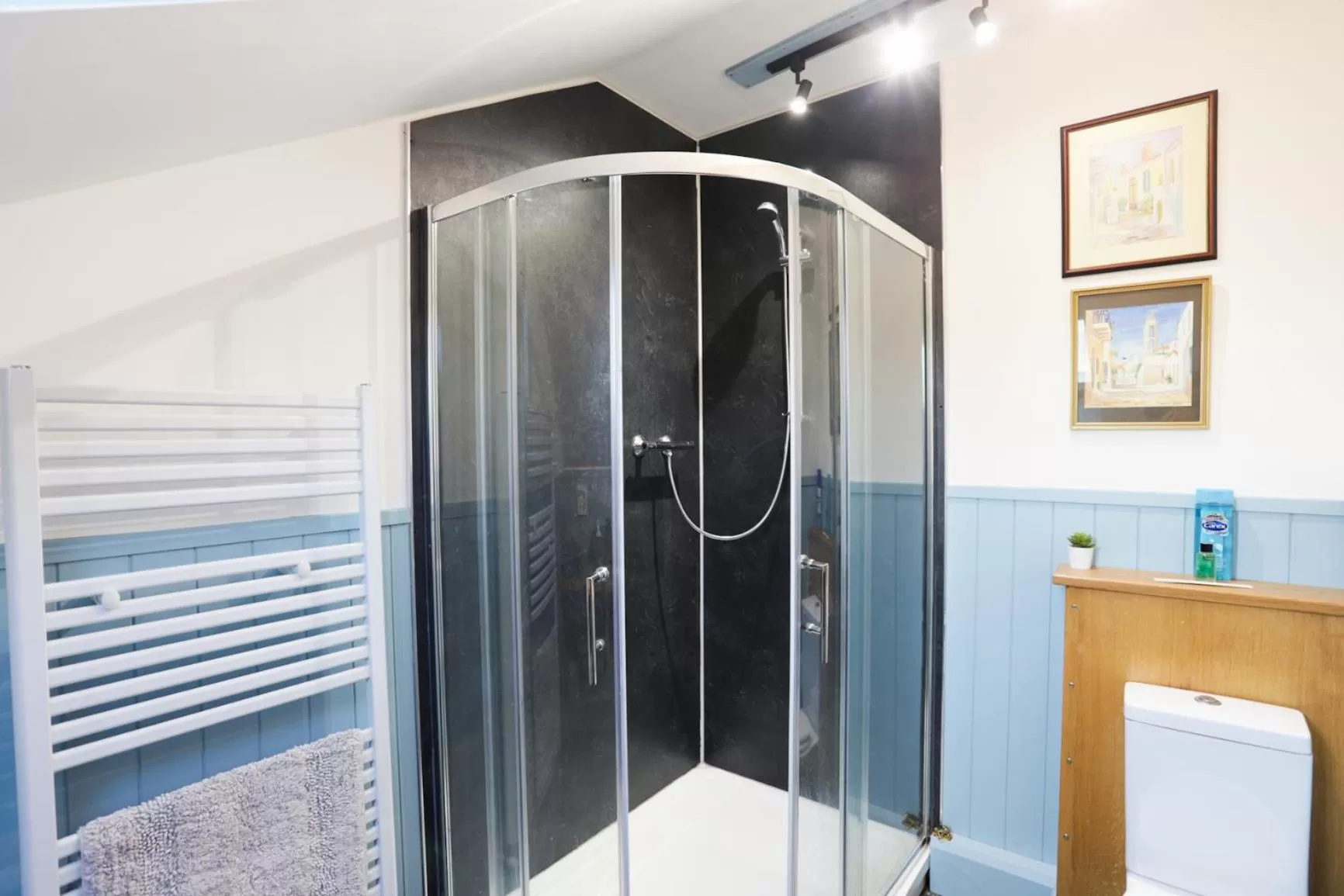 Bathroom in Crackin View Guest House