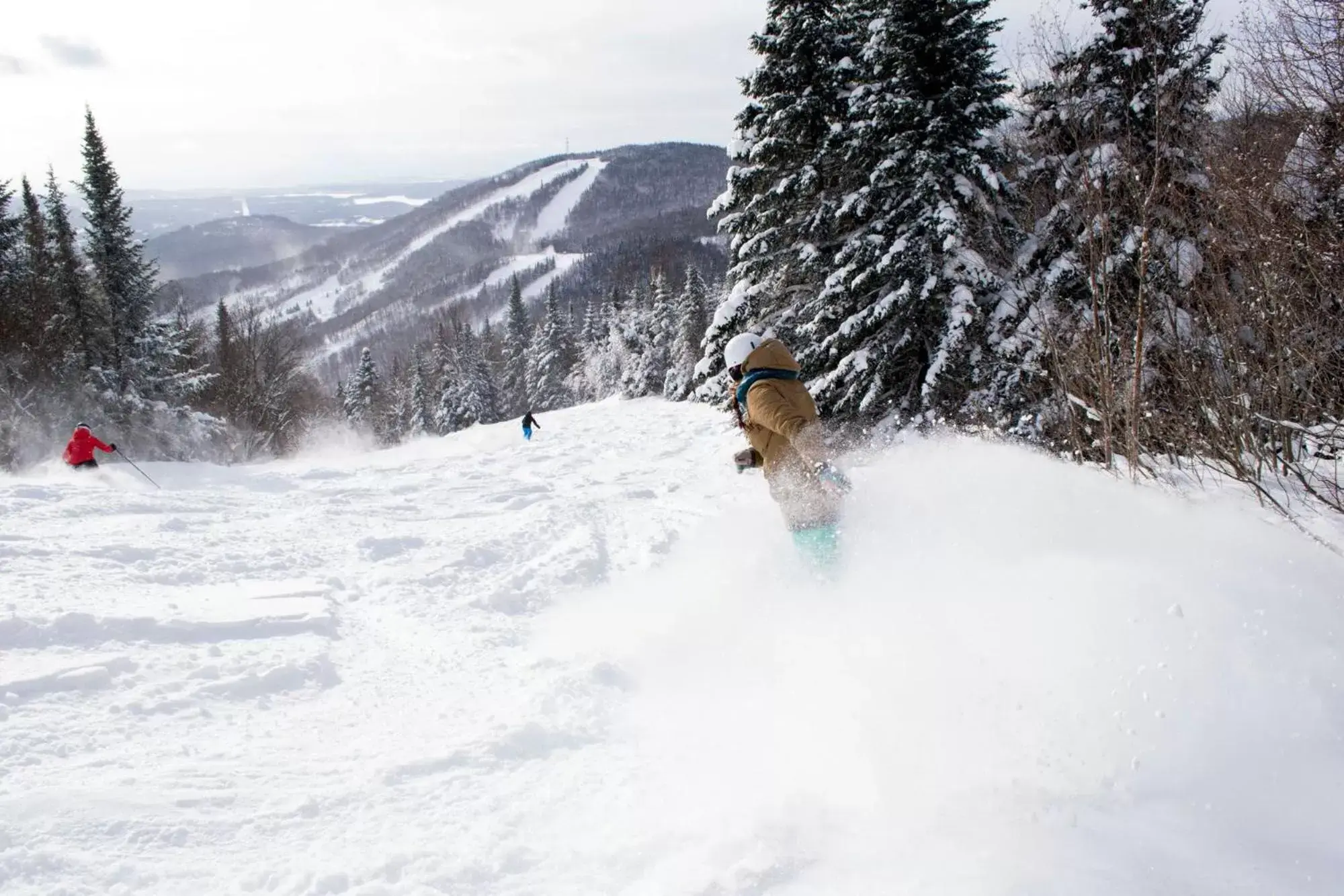 Skiing in Hotel Stoneham