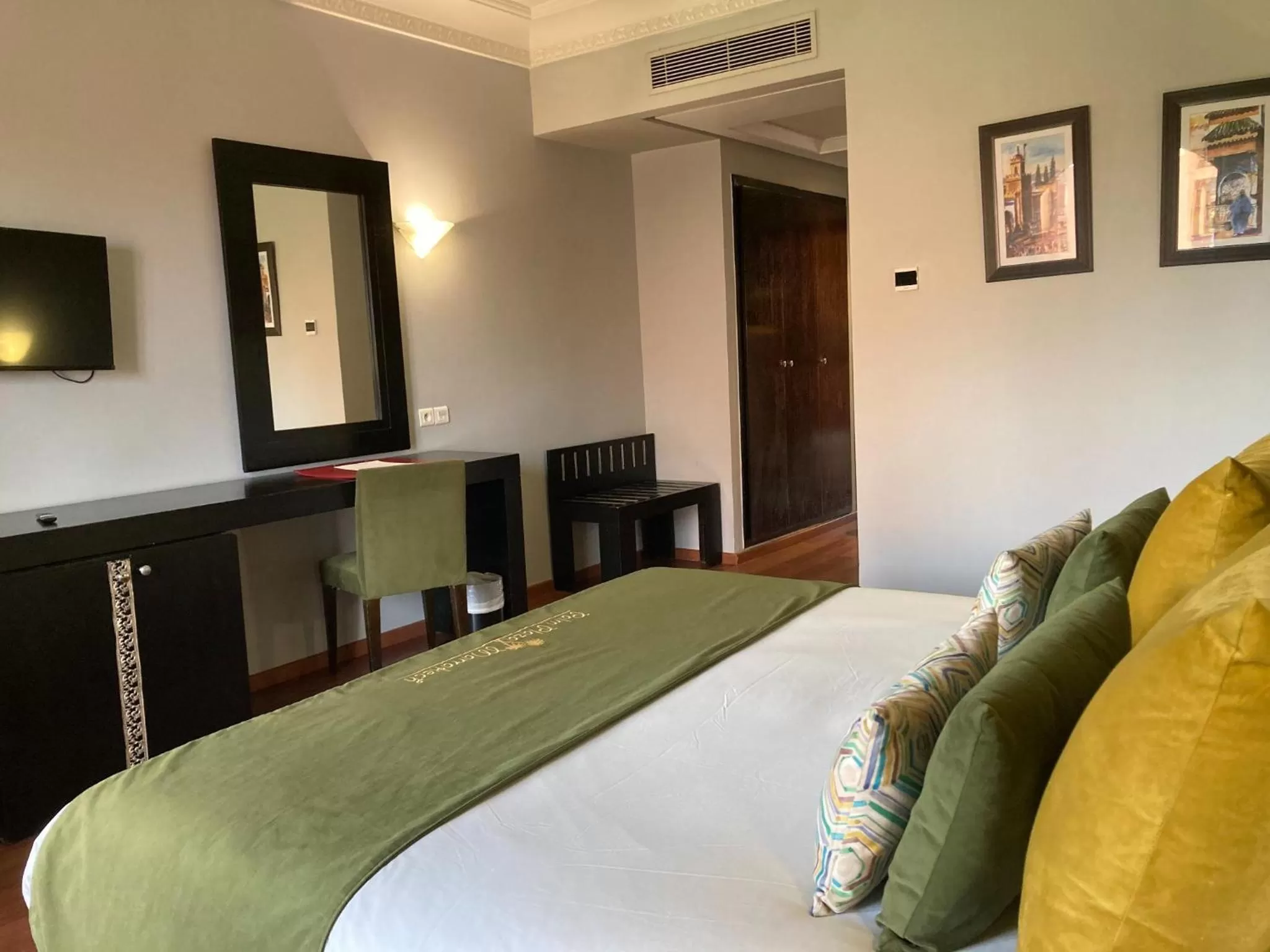 Property building, Bed in Palm Plaza Marrakech