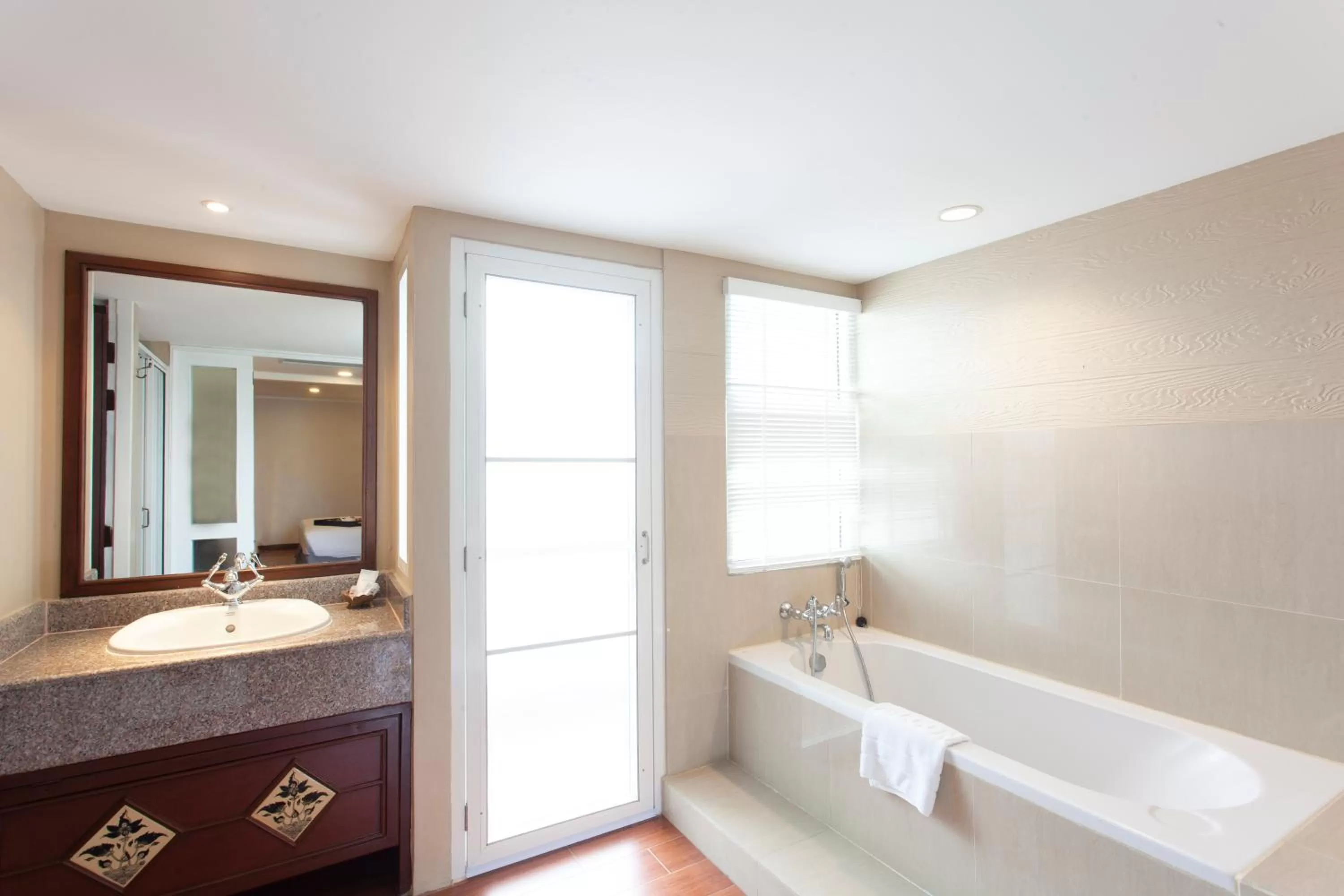 Bathroom in Viangbua Mansion