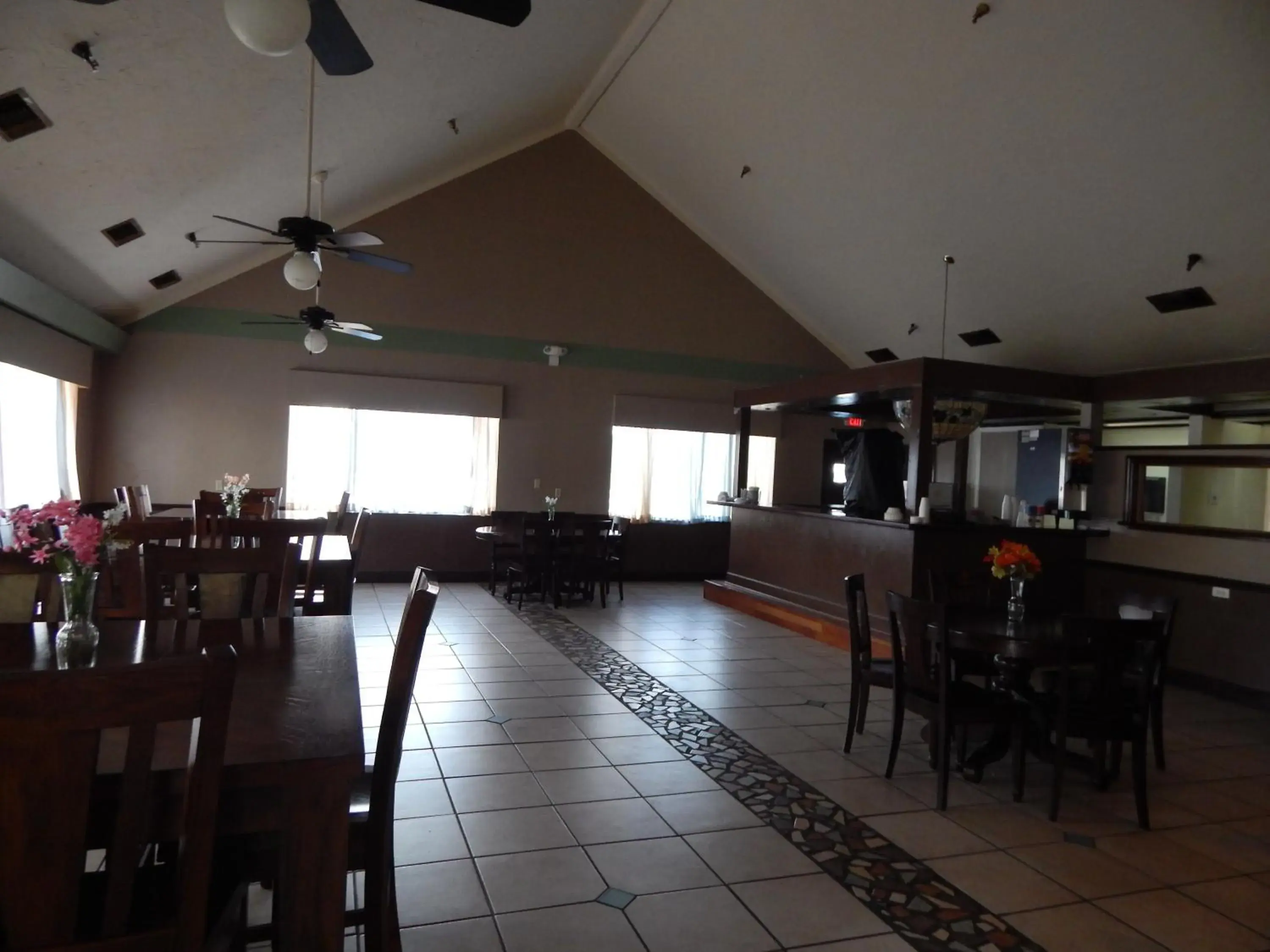 Area and facilities, Restaurant/Places to Eat in Knights Inn - Plant City