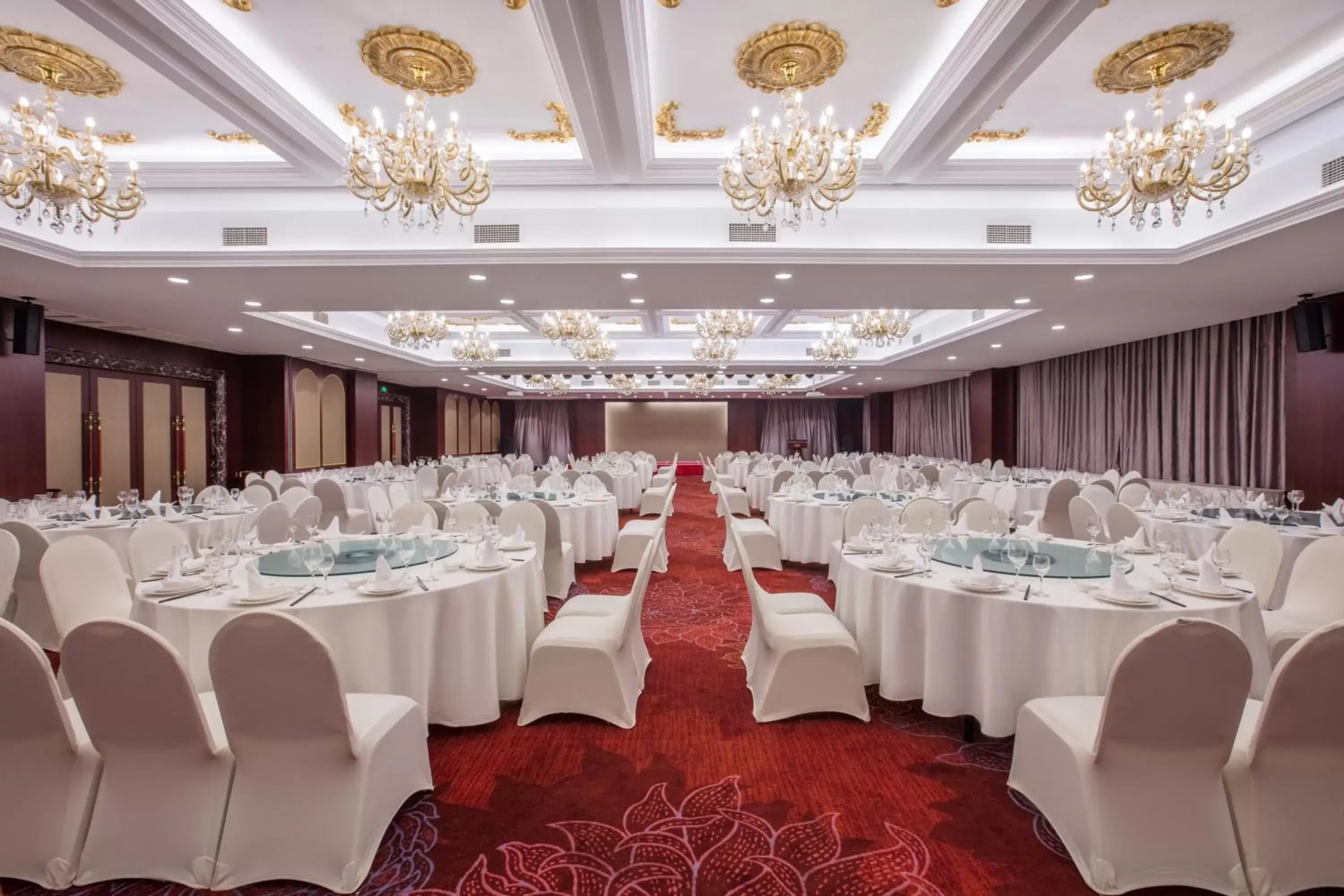 Banquet/Function facilities, Banquet Facilities in Crowne Plaza City Center Ningbo, an IHG Hotel - Near Ningbo Railway Station