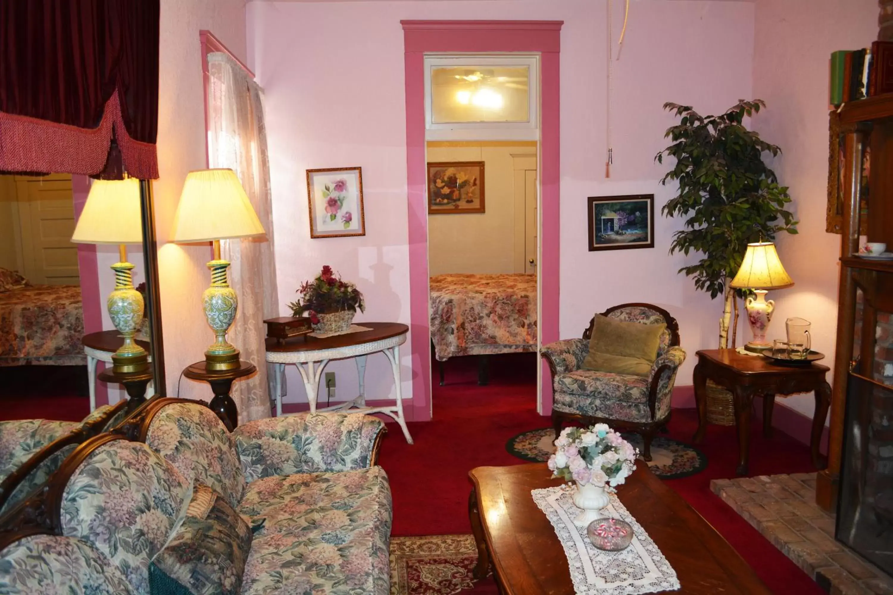 Living room, Seating Area in Bisbee Grand Hotel