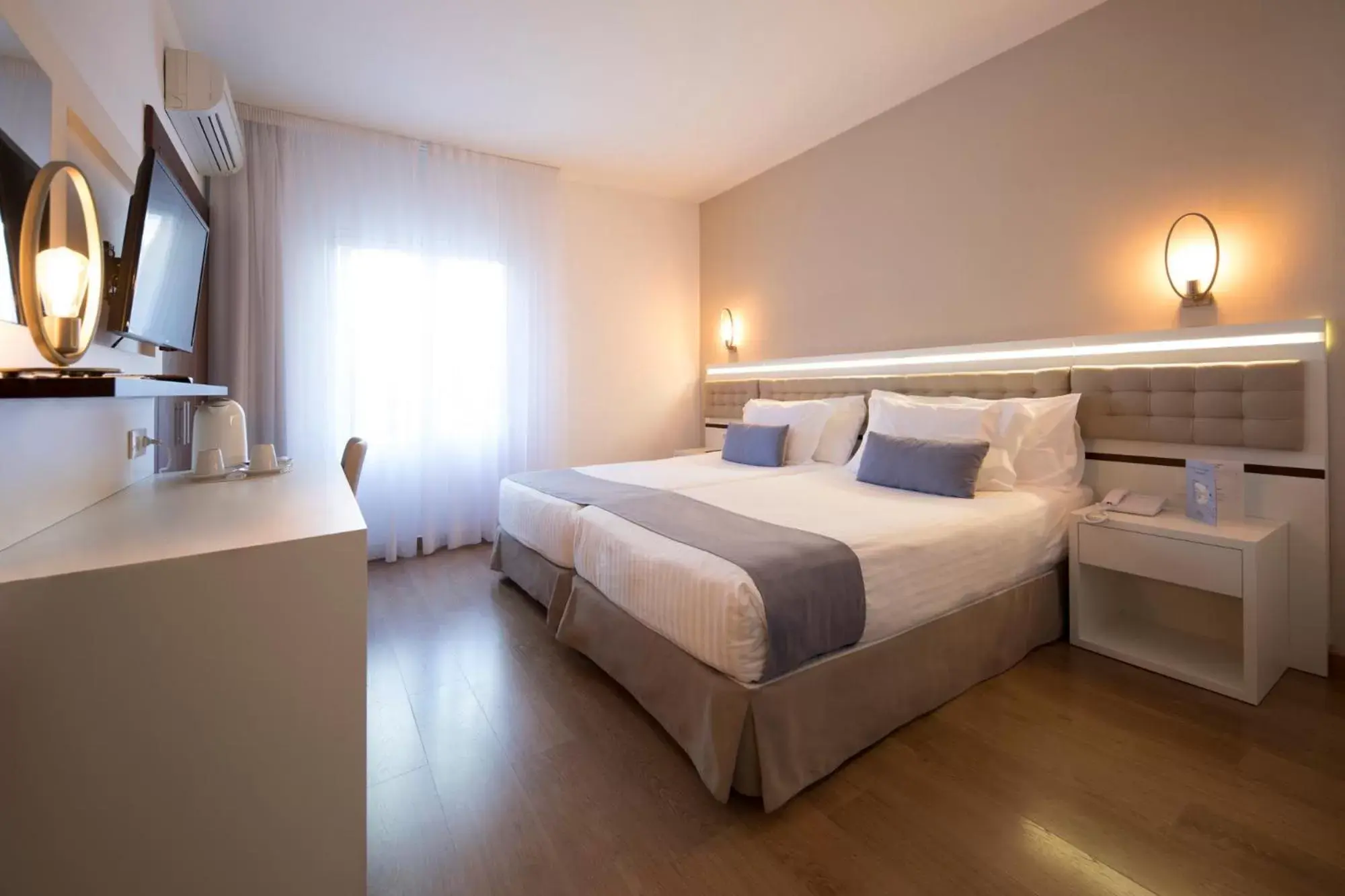 Photo of the whole room, Bed in Park Hotel San Jorge & Spa by Escampa Hotels