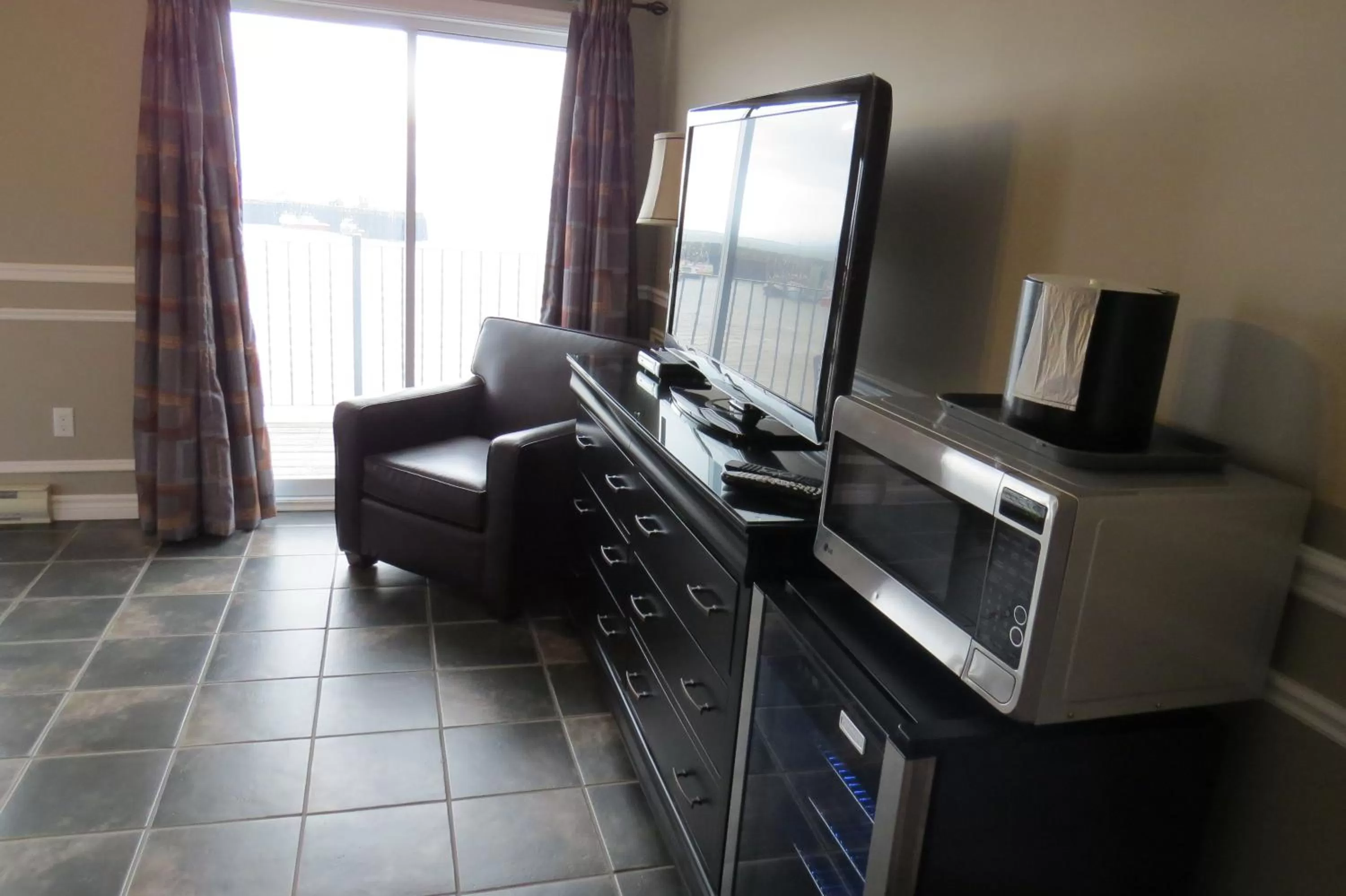 TV/Entertainment Center in Dockside Suites